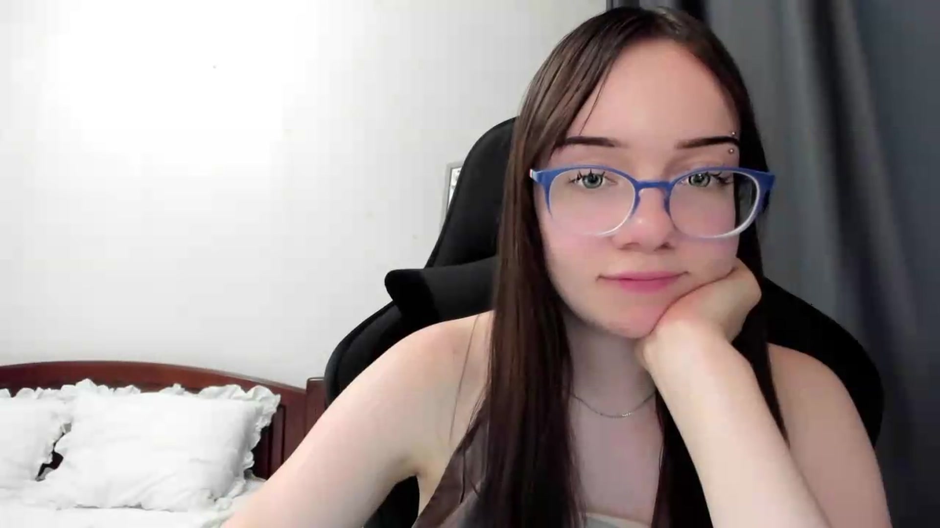 Gallery image thumbnail from Baby_Melania's myfreecams stream on, 06/26/2026, 24:01 image 13 of 20