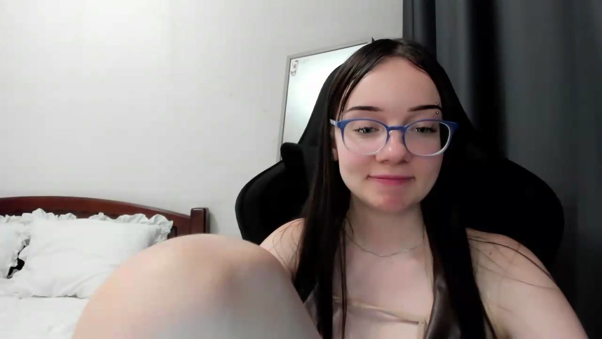 Gallery image thumbnail from Baby_Melania's myfreecams stream on, 06/26/2026, 04:06 image 15 of 20