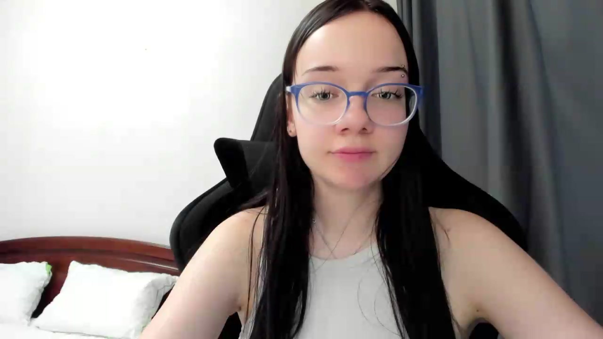 Gallery image thumbnail from Baby_Melania's myfreecams stream on, 07/01/2026, 24:01 image 3 of 20