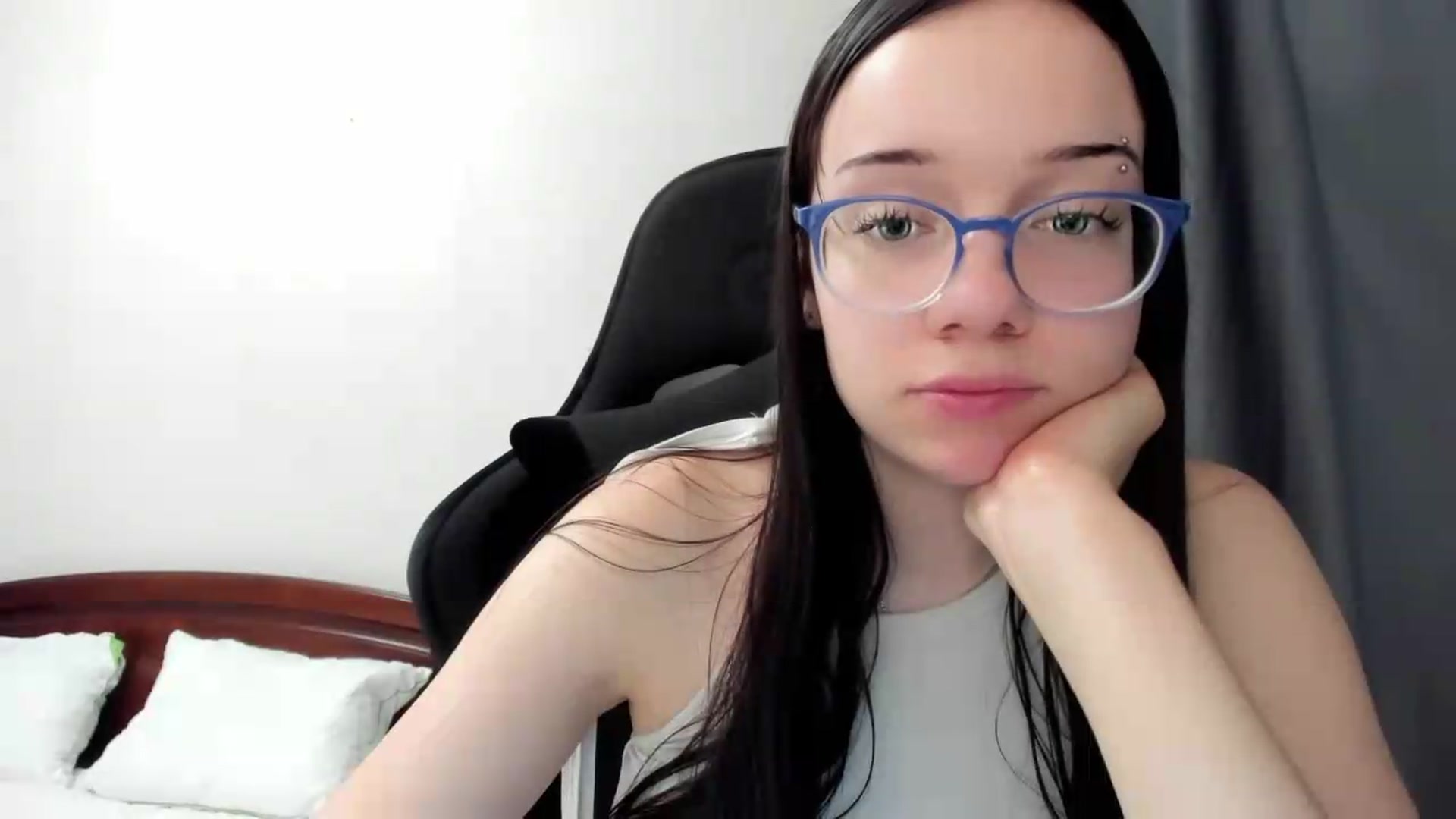 Gallery image thumbnail from Baby_Melania's myfreecams stream on, 07/01/2026, 24:01 image 17 of 20