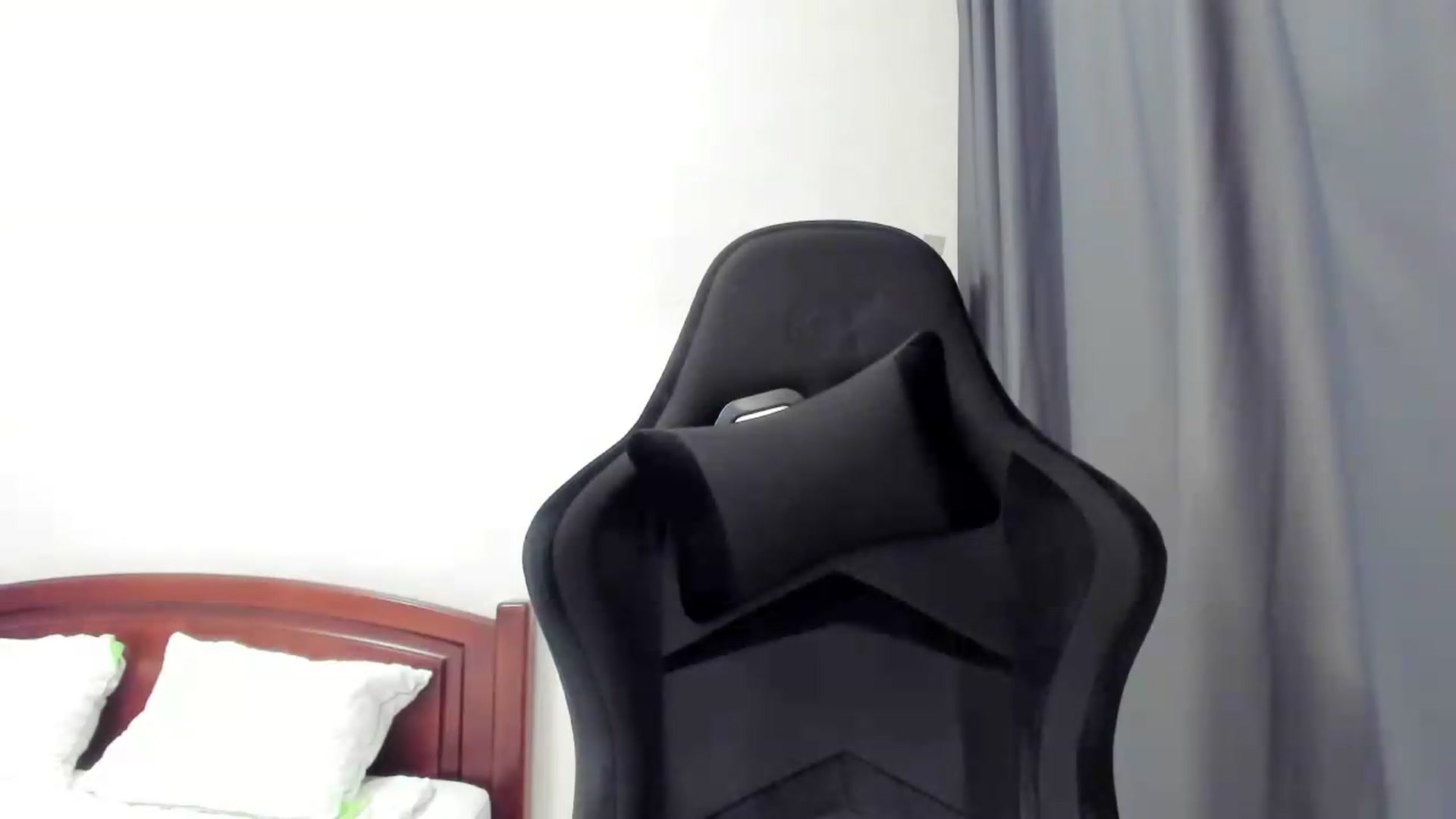 Gallery image thumbnail from Baby_Melania's myfreecams stream on, 07/01/2026, 24:01 image 16 of 20