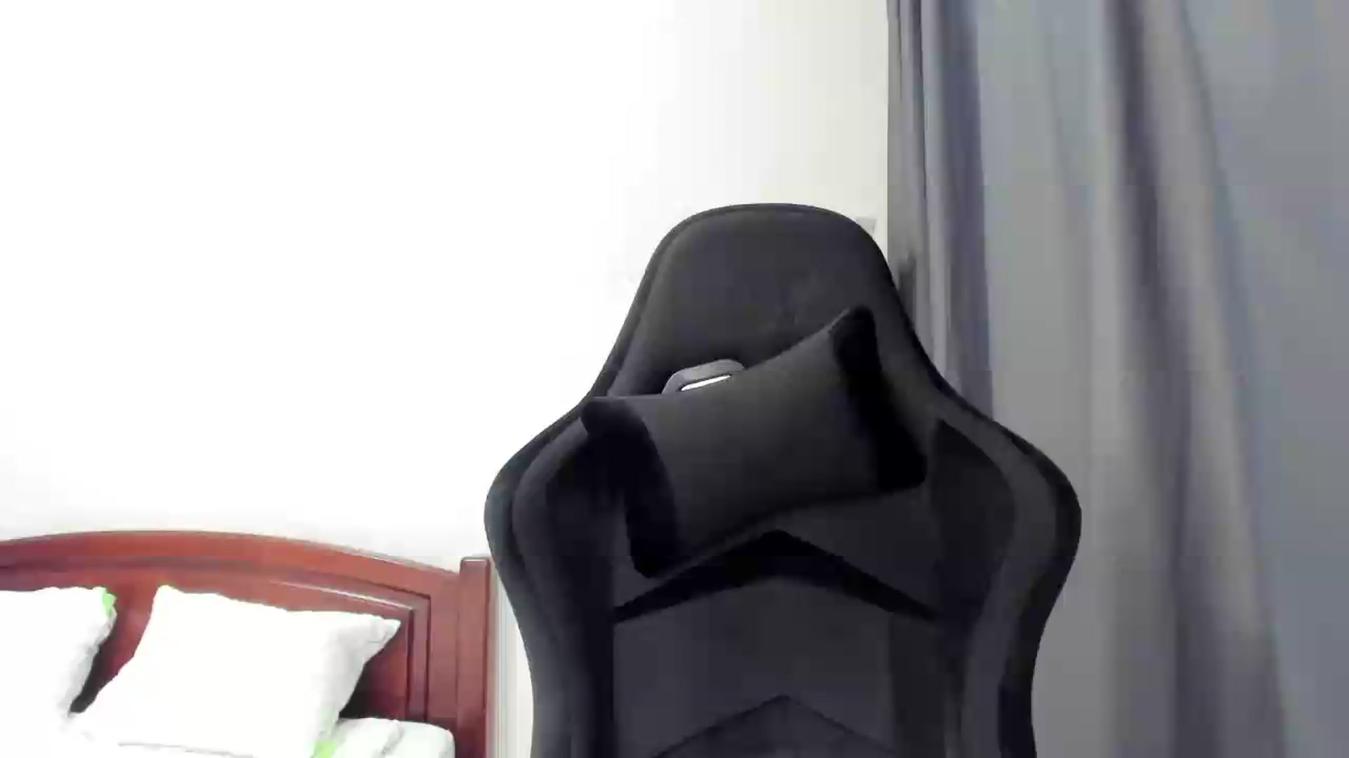 Gallery image thumbnail from Baby_Melania's myfreecams stream on, 07/01/2026, 24:01 image 15 of 20