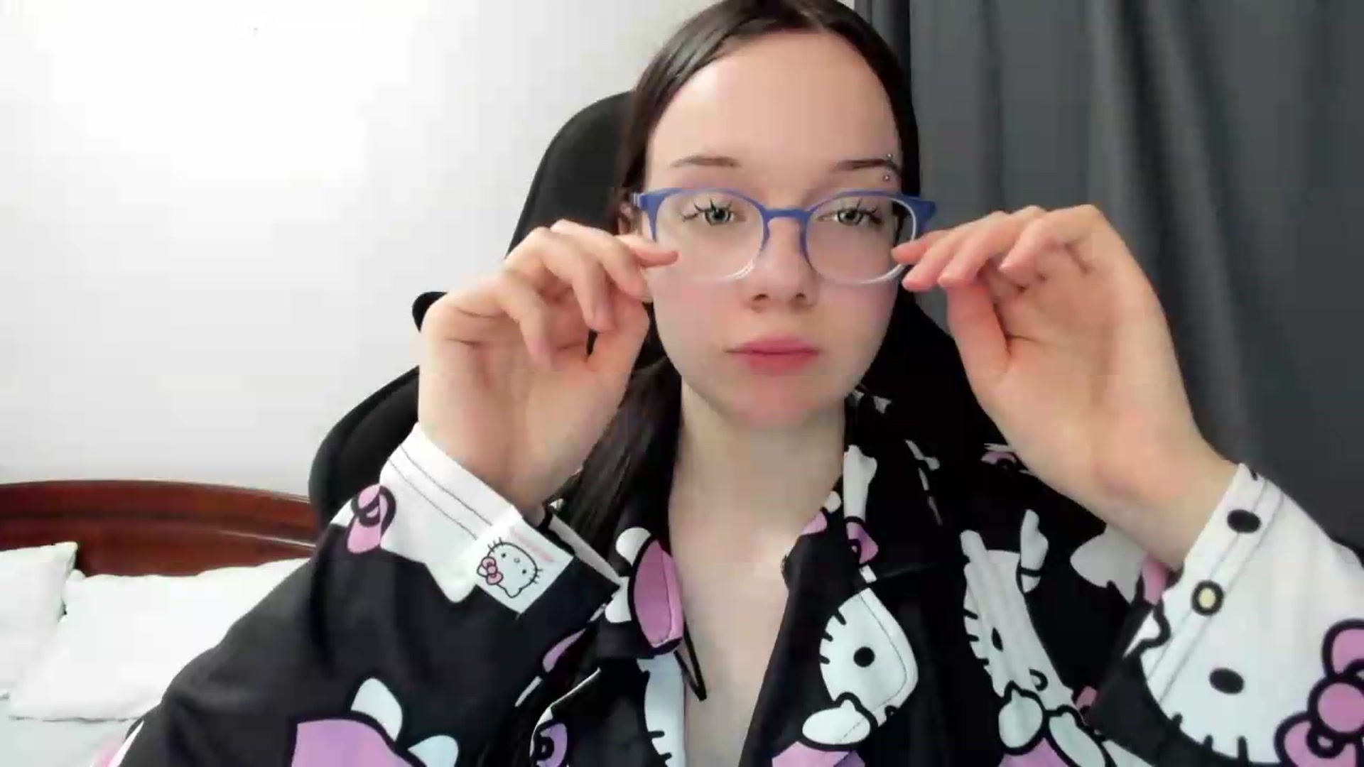 Gallery image thumbnail from Baby_Melania's myfreecams stream on, 07/09/2026, 19:14 image 19 of 20