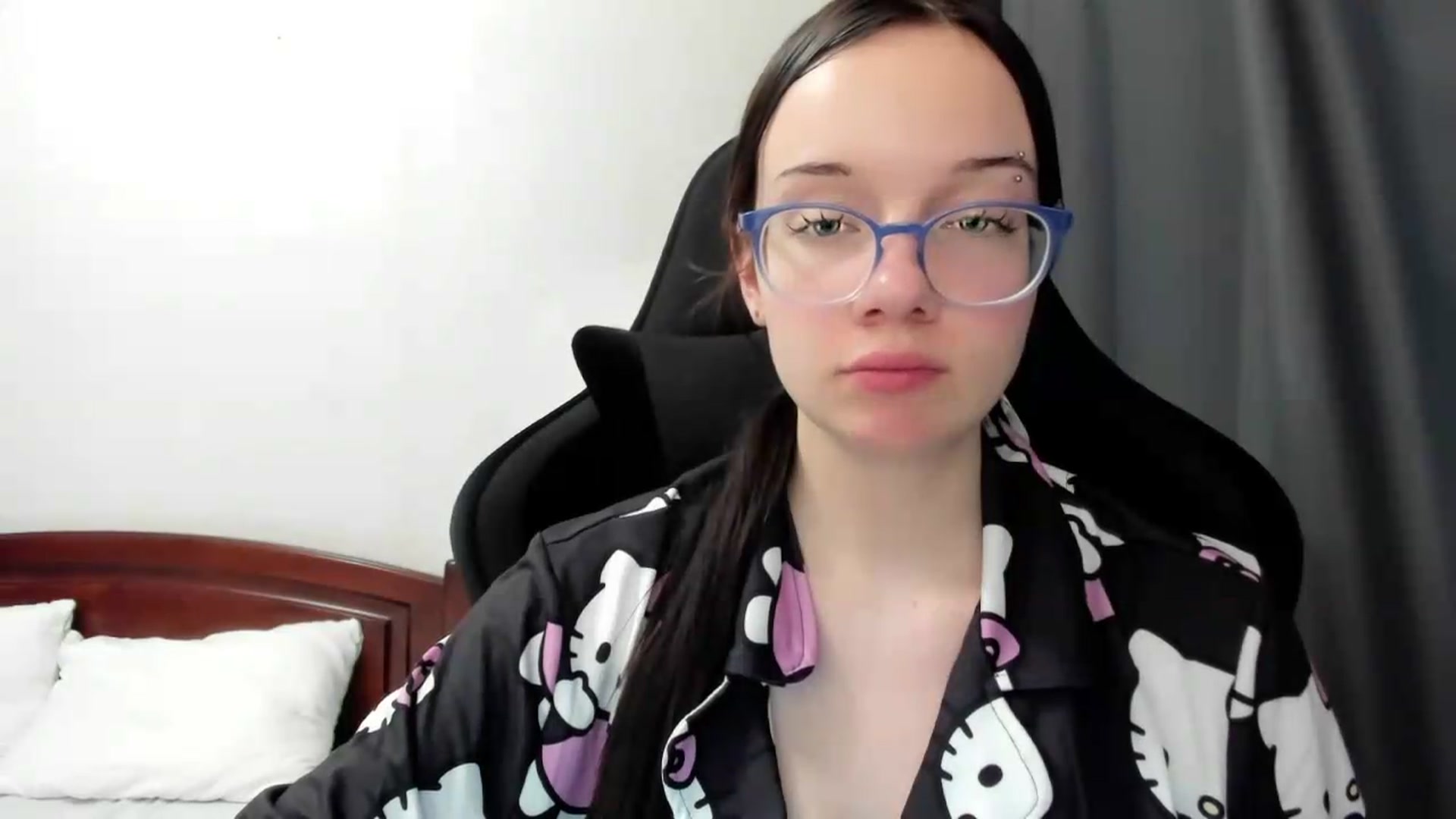 Gallery image thumbnail from Baby_Melania's myfreecams stream on, 07/10/2026, 24:30 image 2 of 20