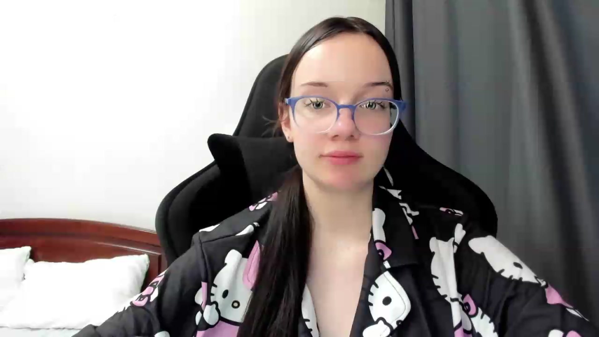 Gallery image thumbnail from Baby_Melania's myfreecams stream on, 07/10/2026, 24:30 image 3 of 20