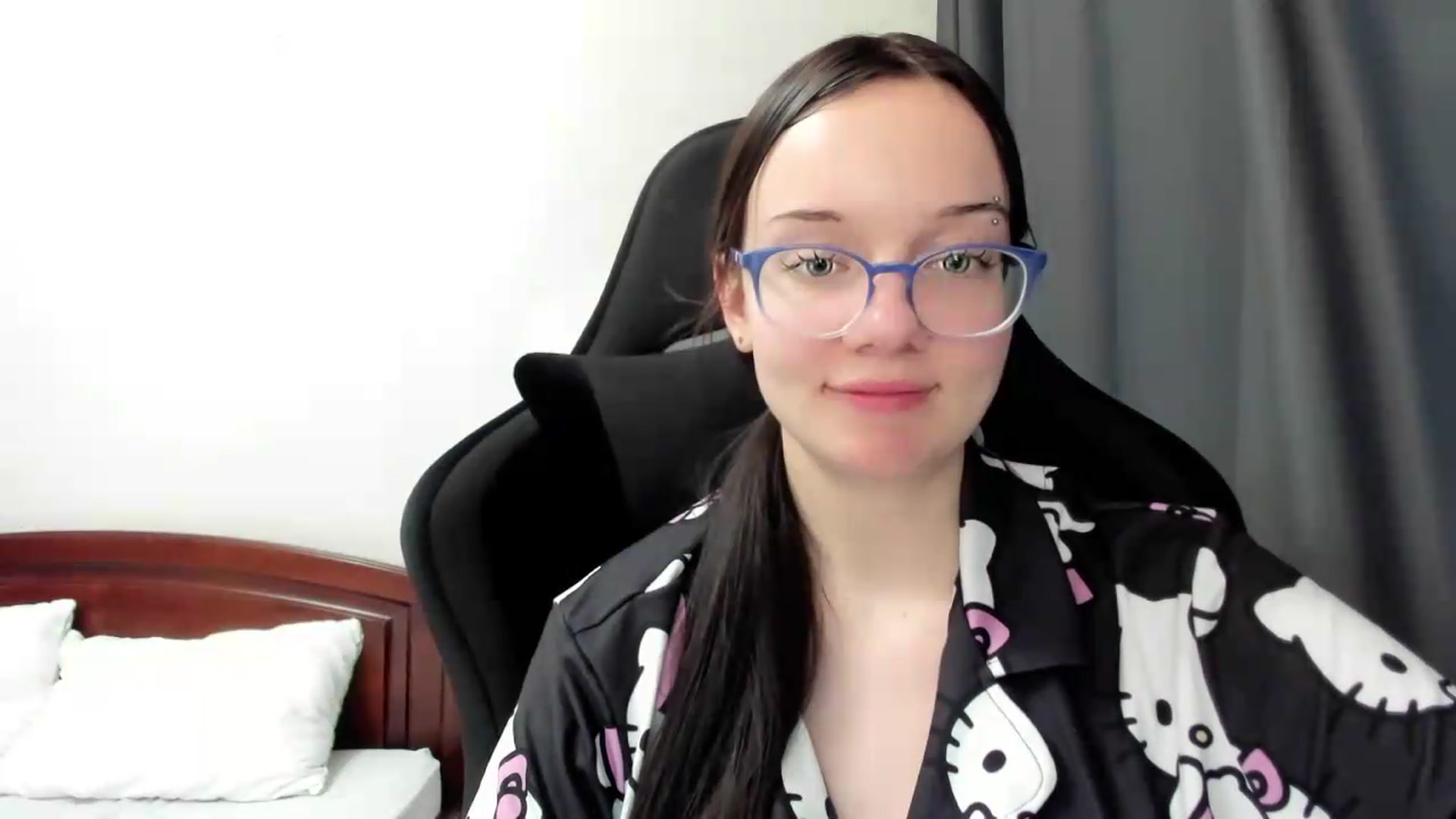 Gallery image thumbnail from Baby_Melania's myfreecams stream on, 07/10/2026, 24:30 image 5 of 20