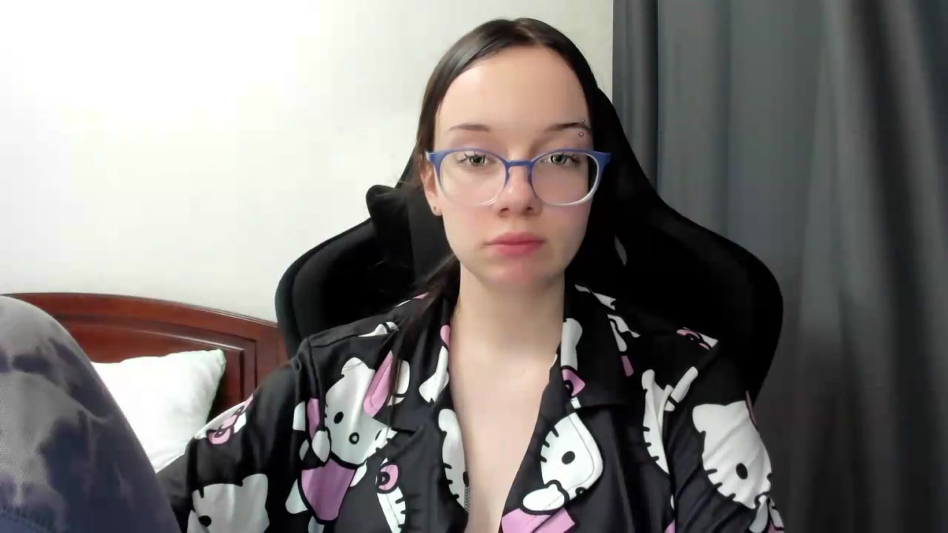 Gallery image thumbnail from Baby_Melania's myfreecams stream on, 07/10/2026, 24:30 image 8 of 20