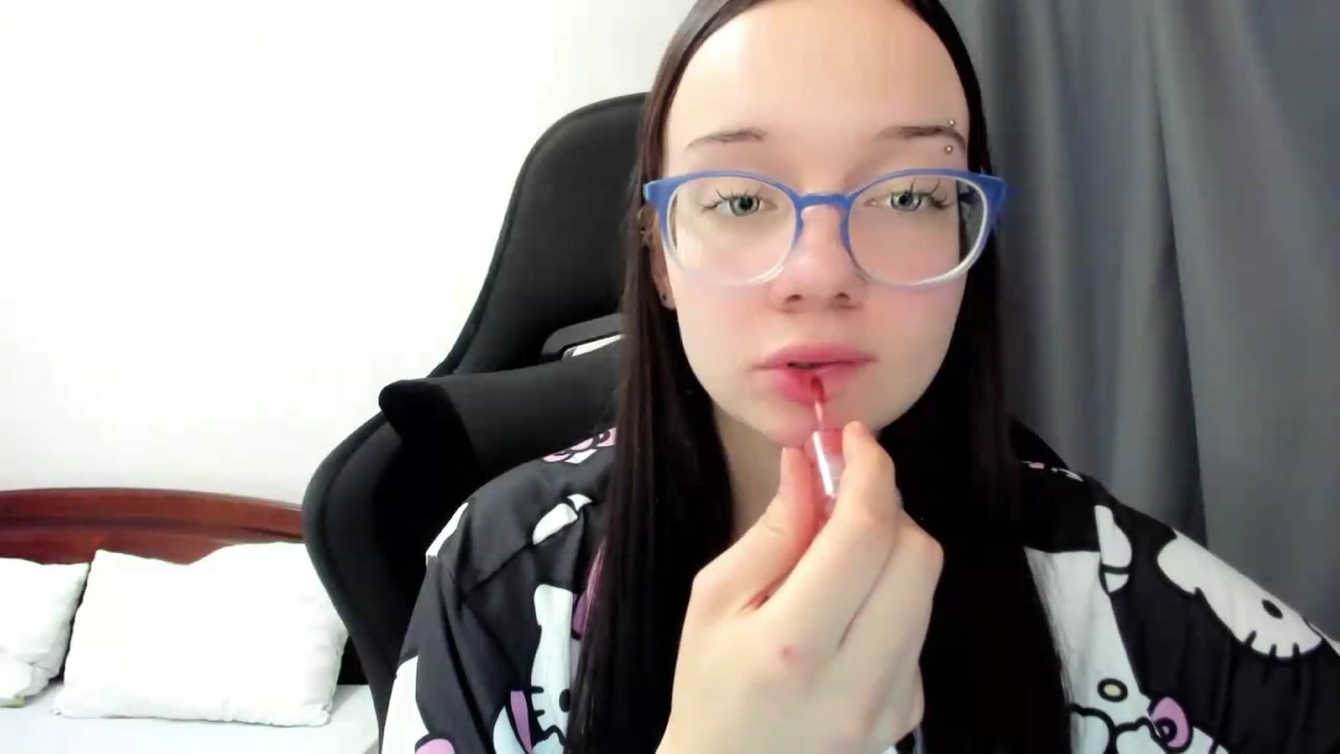 Gallery image thumbnail from Baby_Melania's myfreecams stream on, 07/12/2026, 24:00 image 7 of 20
