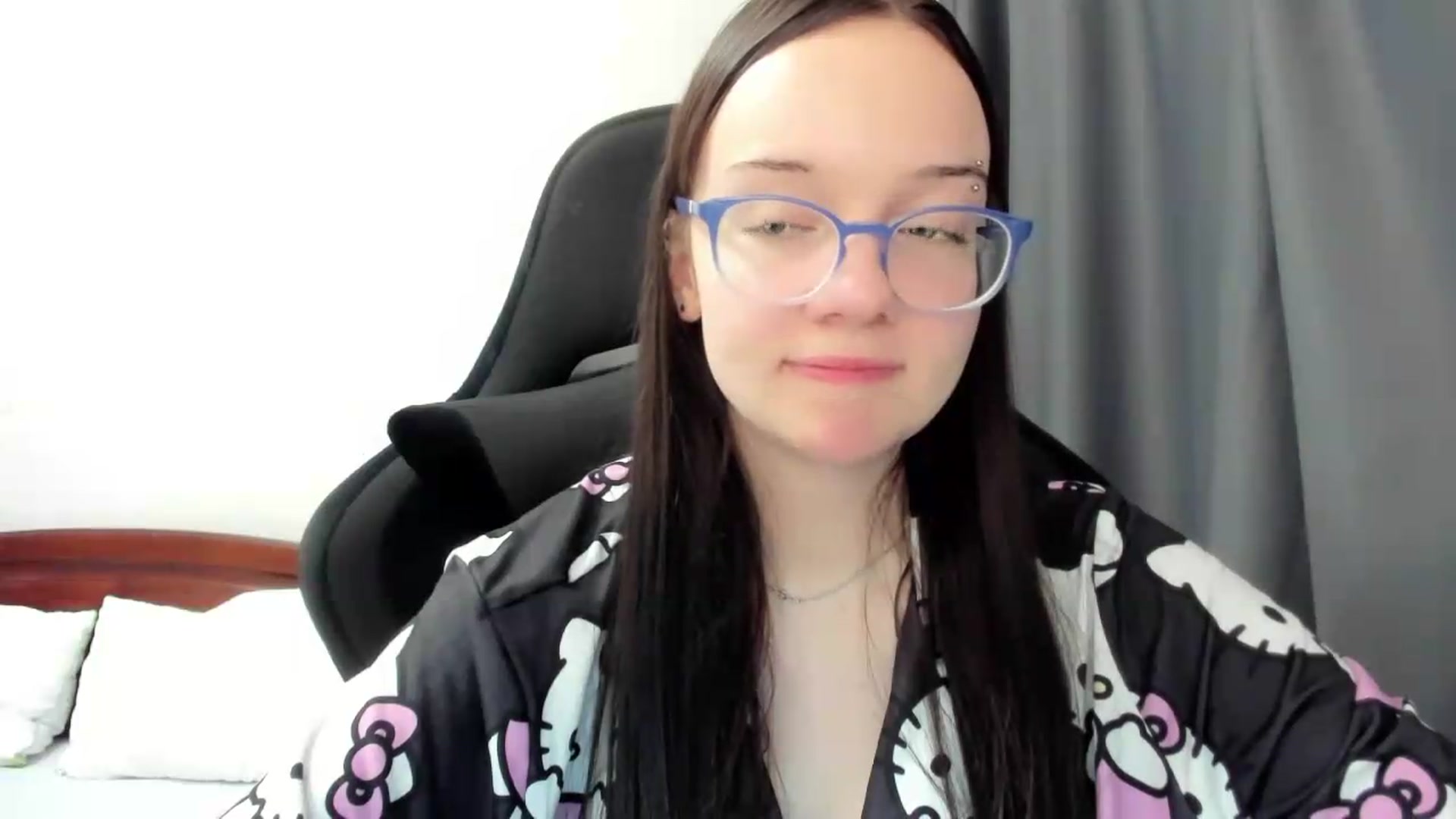 Gallery image thumbnail from Baby_Melania's myfreecams stream on, 07/12/2026, 24:00 image 17 of 20