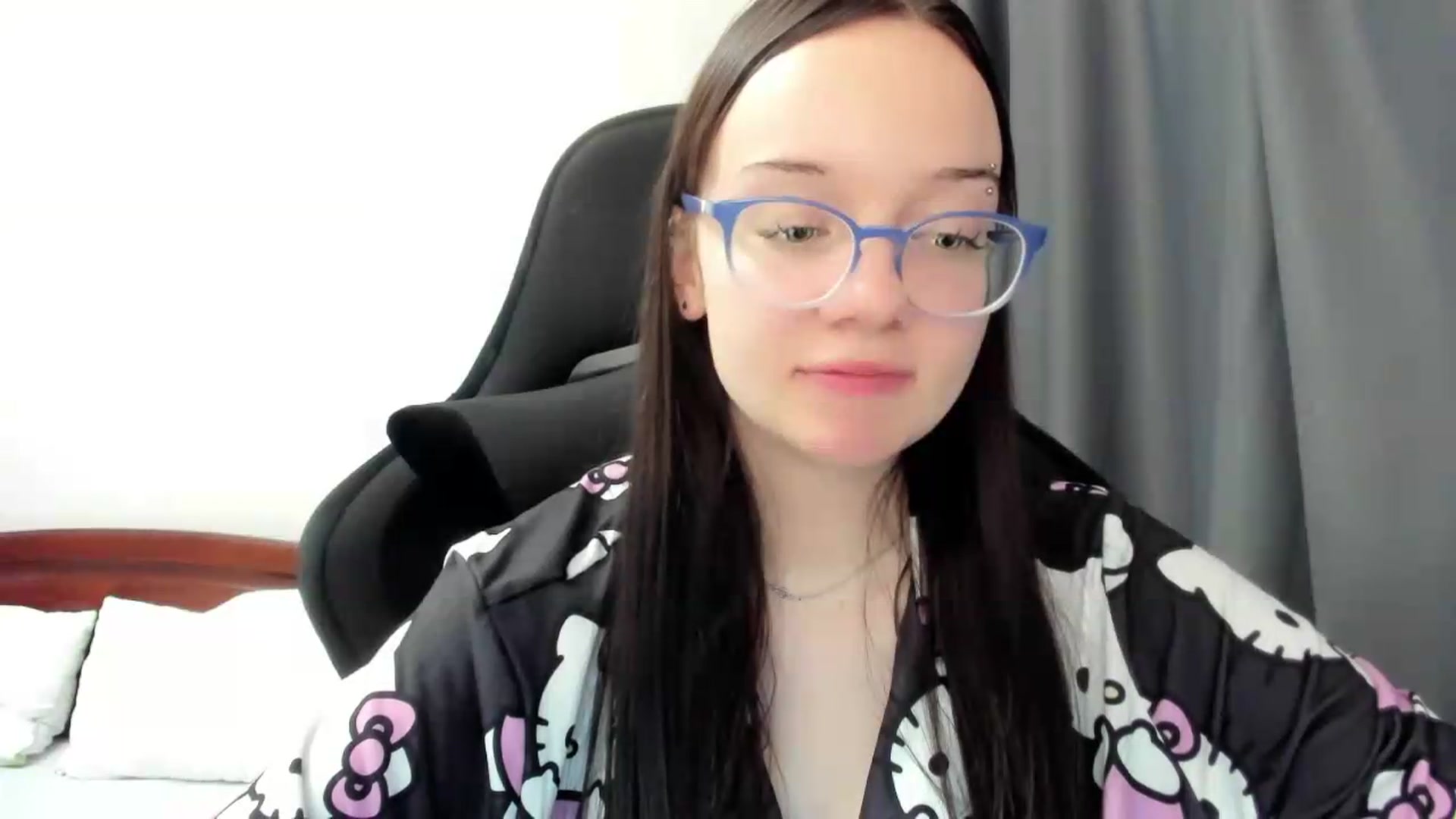 Gallery image thumbnail from Baby_Melania's myfreecams stream on, 07/12/2026, 24:00 image 16 of 20