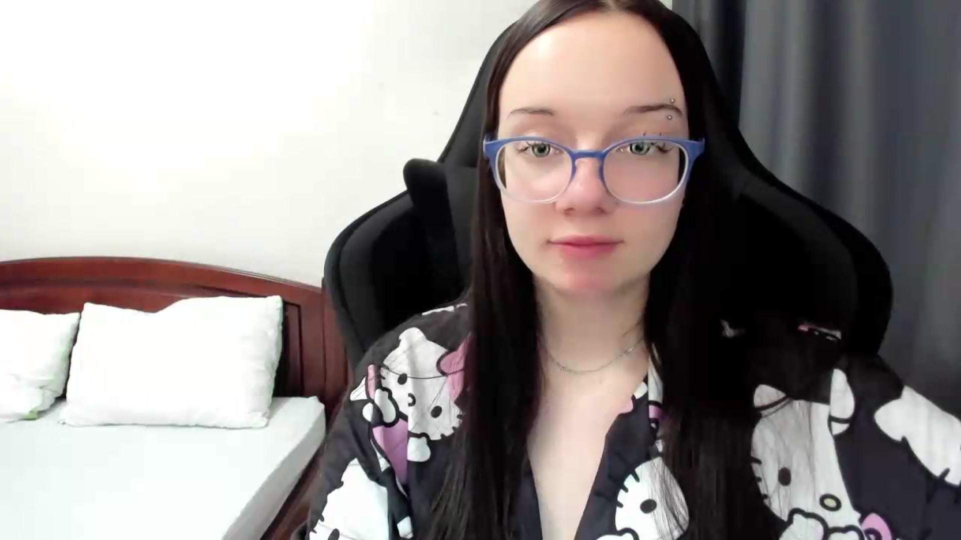 Gallery image thumbnail from Baby_Melania's myfreecams stream on, 07/12/2026, 01:51 image 13 of 20