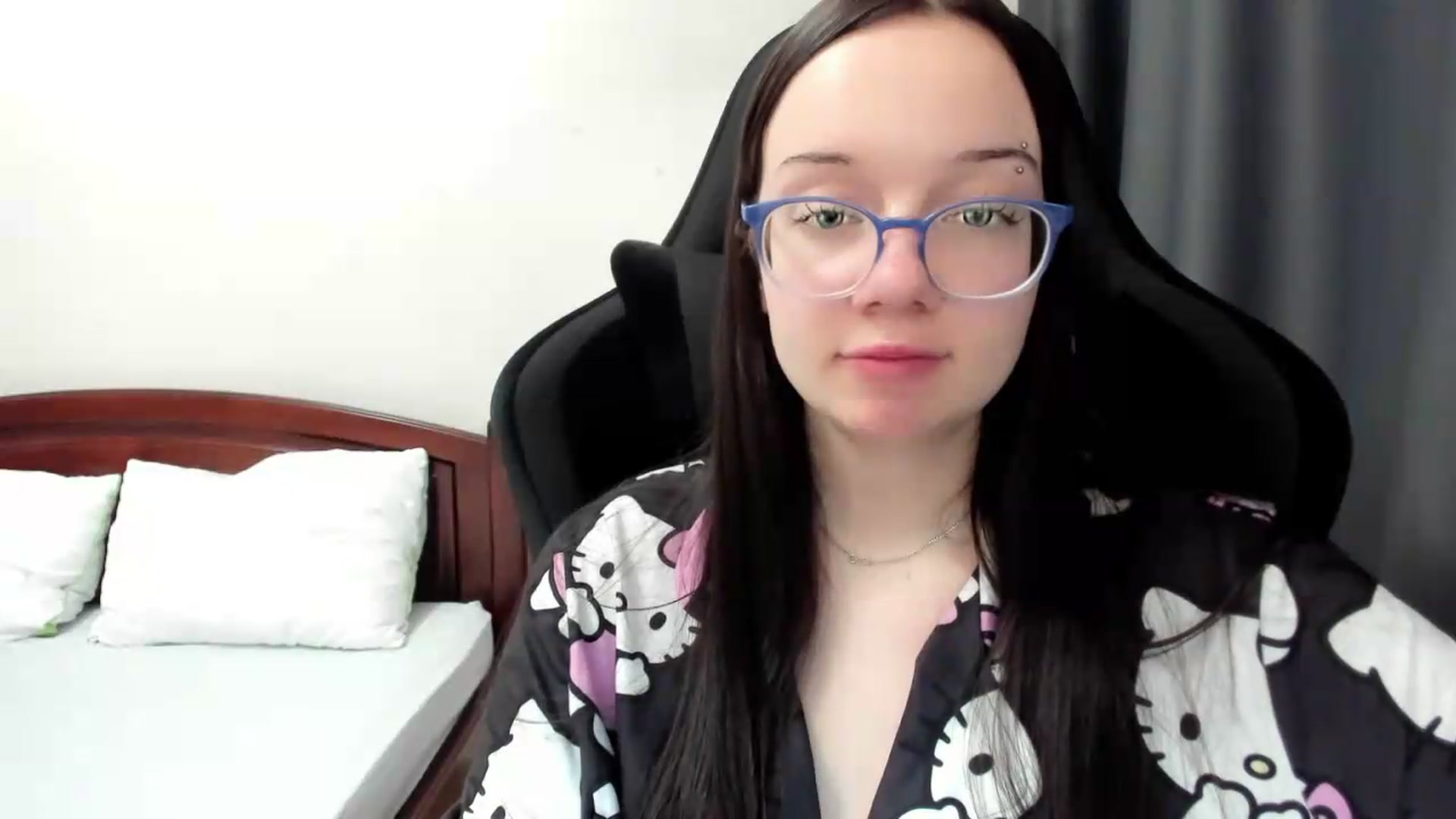 Gallery image thumbnail from Baby_Melania's myfreecams stream on, 07/12/2026, 01:51 image 16 of 20