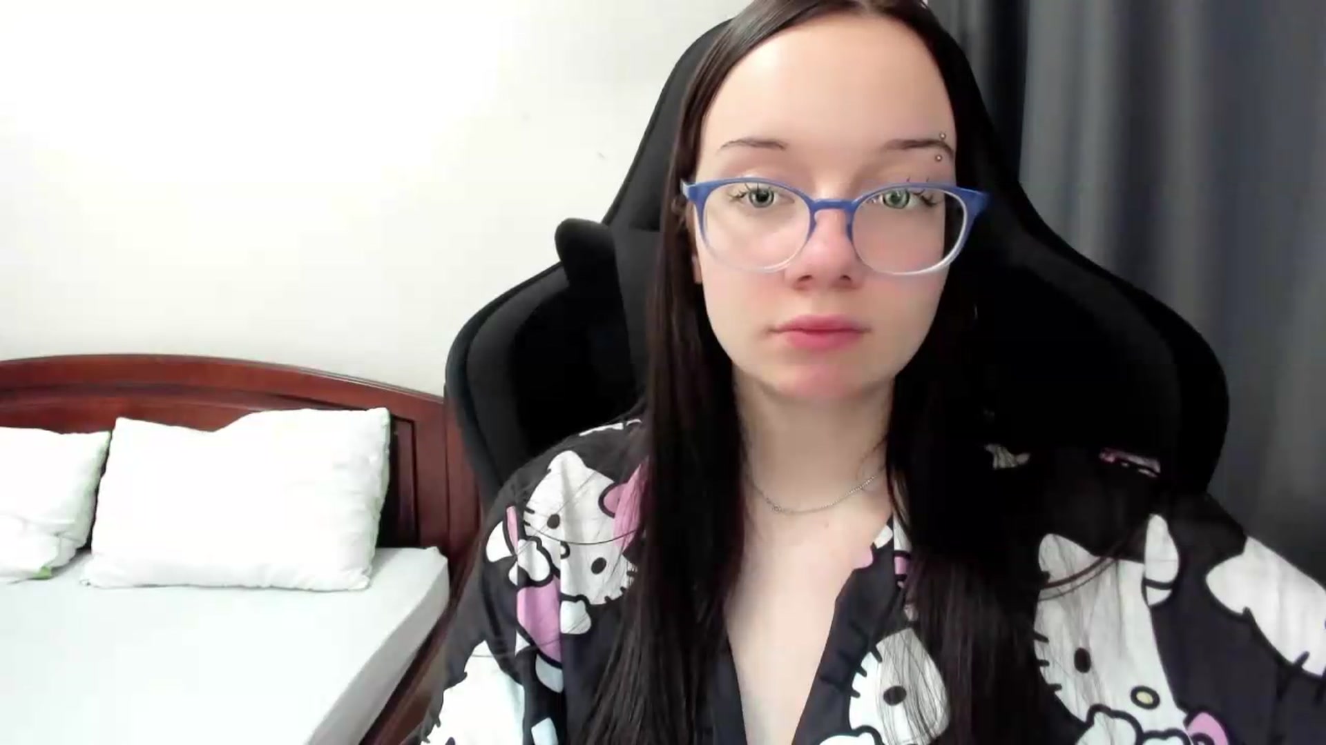 Gallery image thumbnail from Baby_Melania's myfreecams stream on, 07/12/2026, 01:51 image 15 of 20