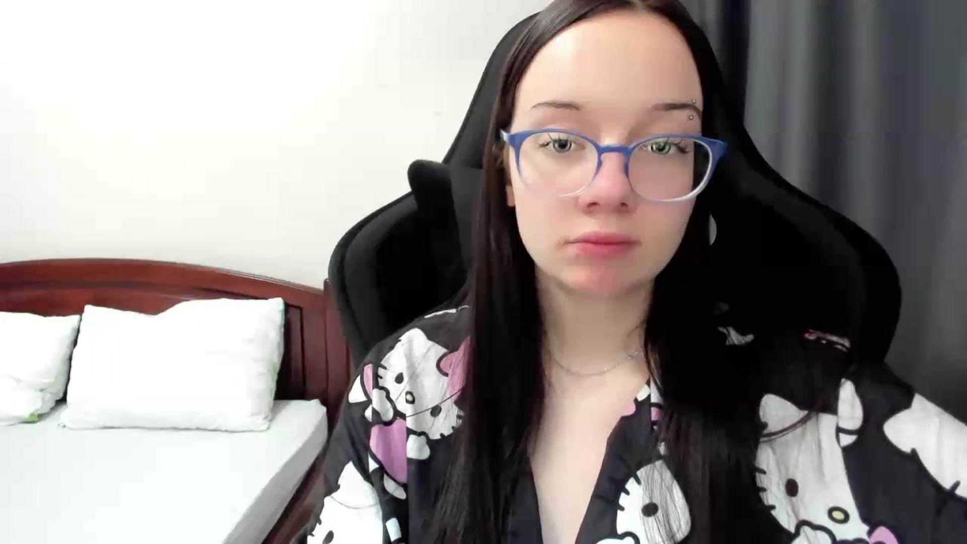 Gallery image thumbnail from Baby_Melania's myfreecams stream on, 07/12/2026, 01:51 image 17 of 20