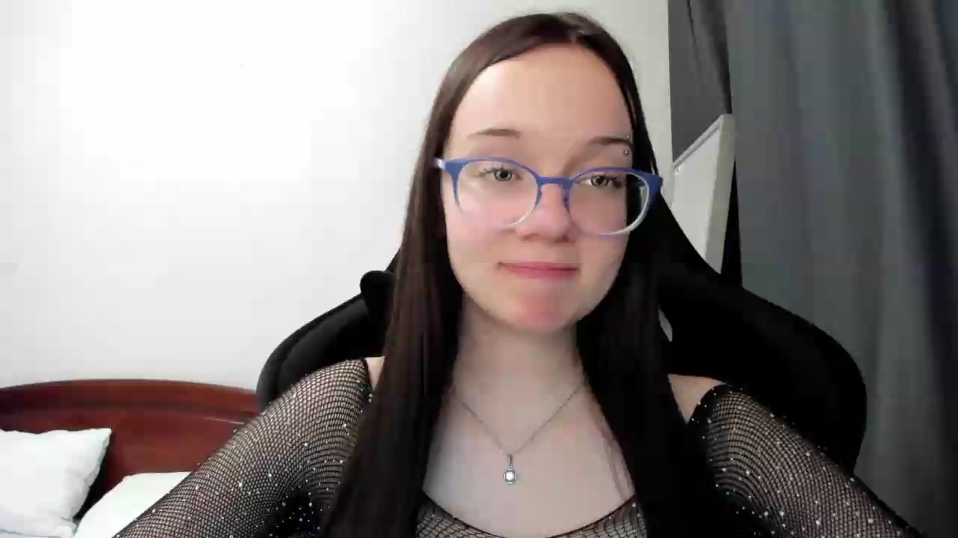 Gallery image thumbnail from Baby_Melania's myfreecams stream on, 07/12/2026, 19:14 image 16 of 20