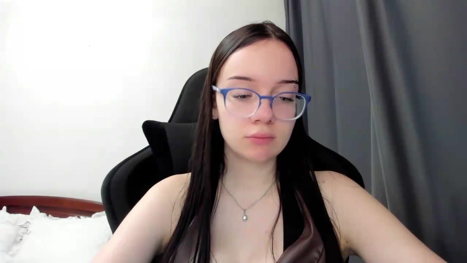 Gallery image thumbnail from Baby_Melania's myfreecams stream on, 07/15/2026, 19:59 image 10 of 20