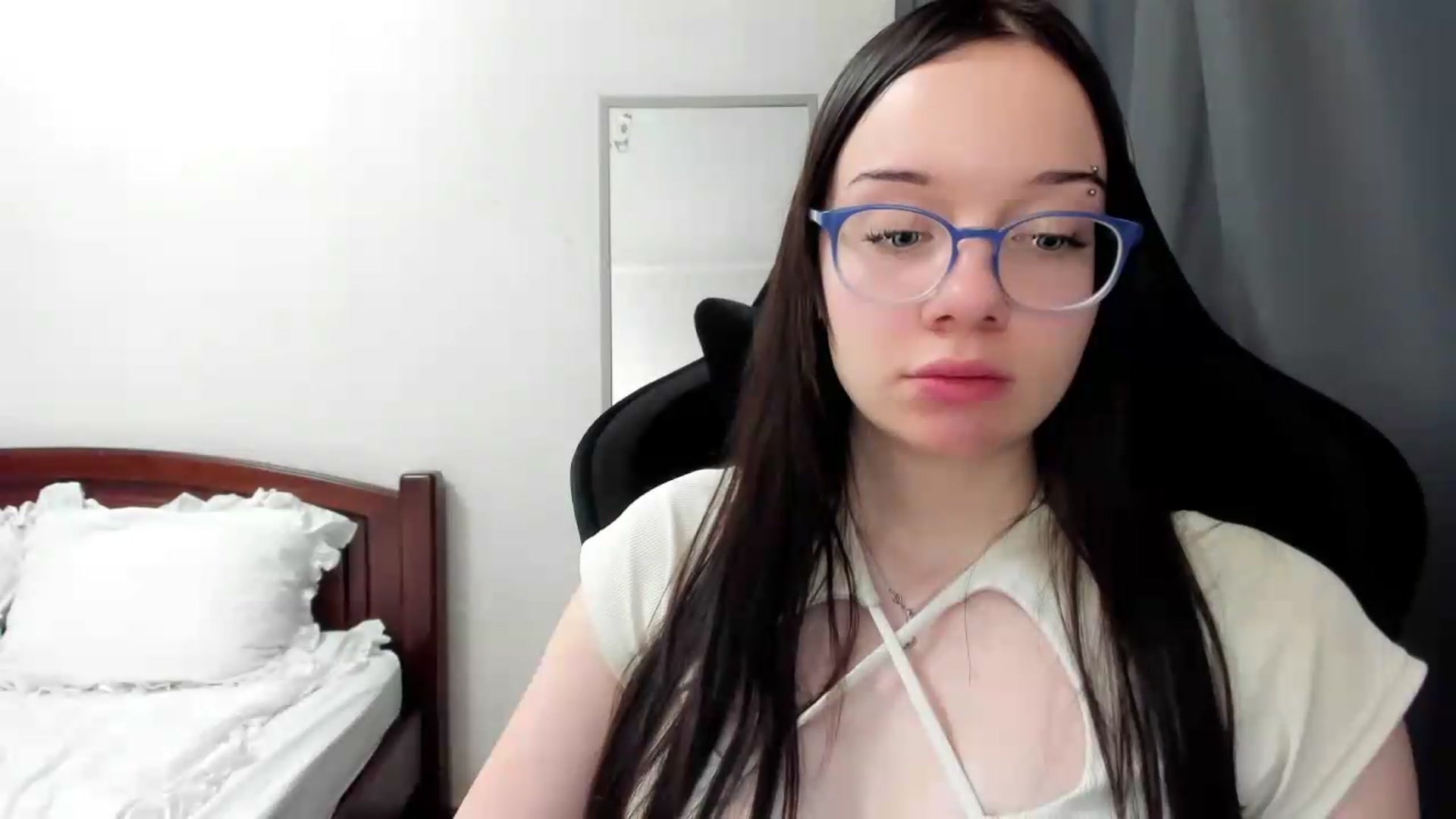 Gallery image thumbnail from Baby_Melania's myfreecams stream on, 07/19/2026, 22:18 image 16 of 20