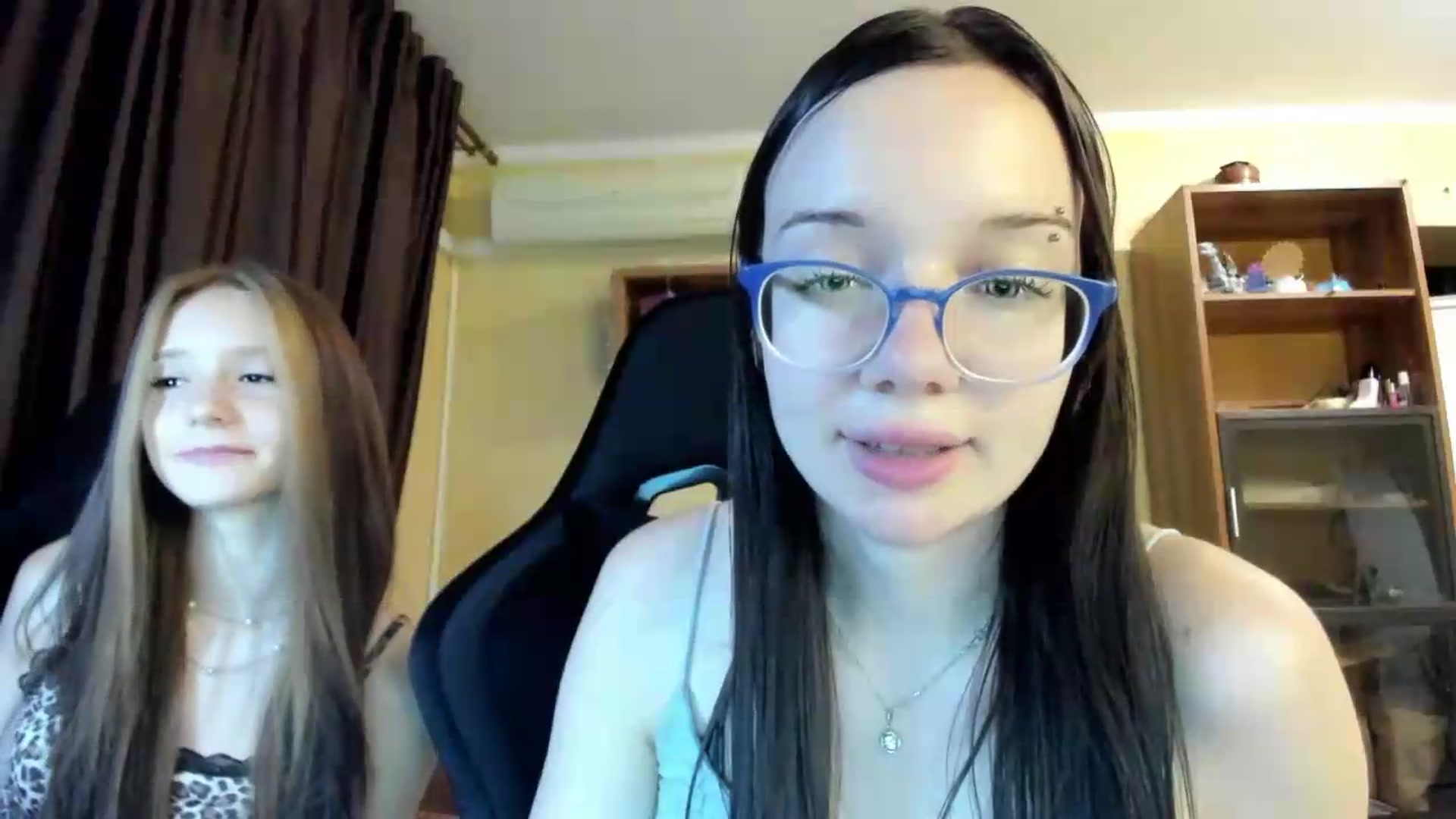 Gallery image thumbnail from Baby_Melania's myfreecams stream on, 08/03/2026, 22:21 image 8 of 20