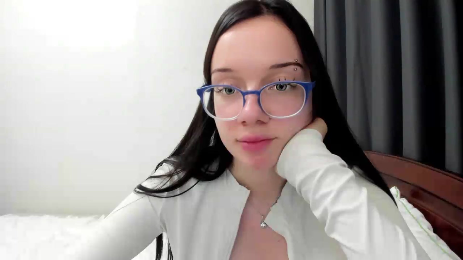 Gallery image thumbnail from Baby_Melania's myfreecams stream on, 08/11/2026, 19:09 image 4 of 20