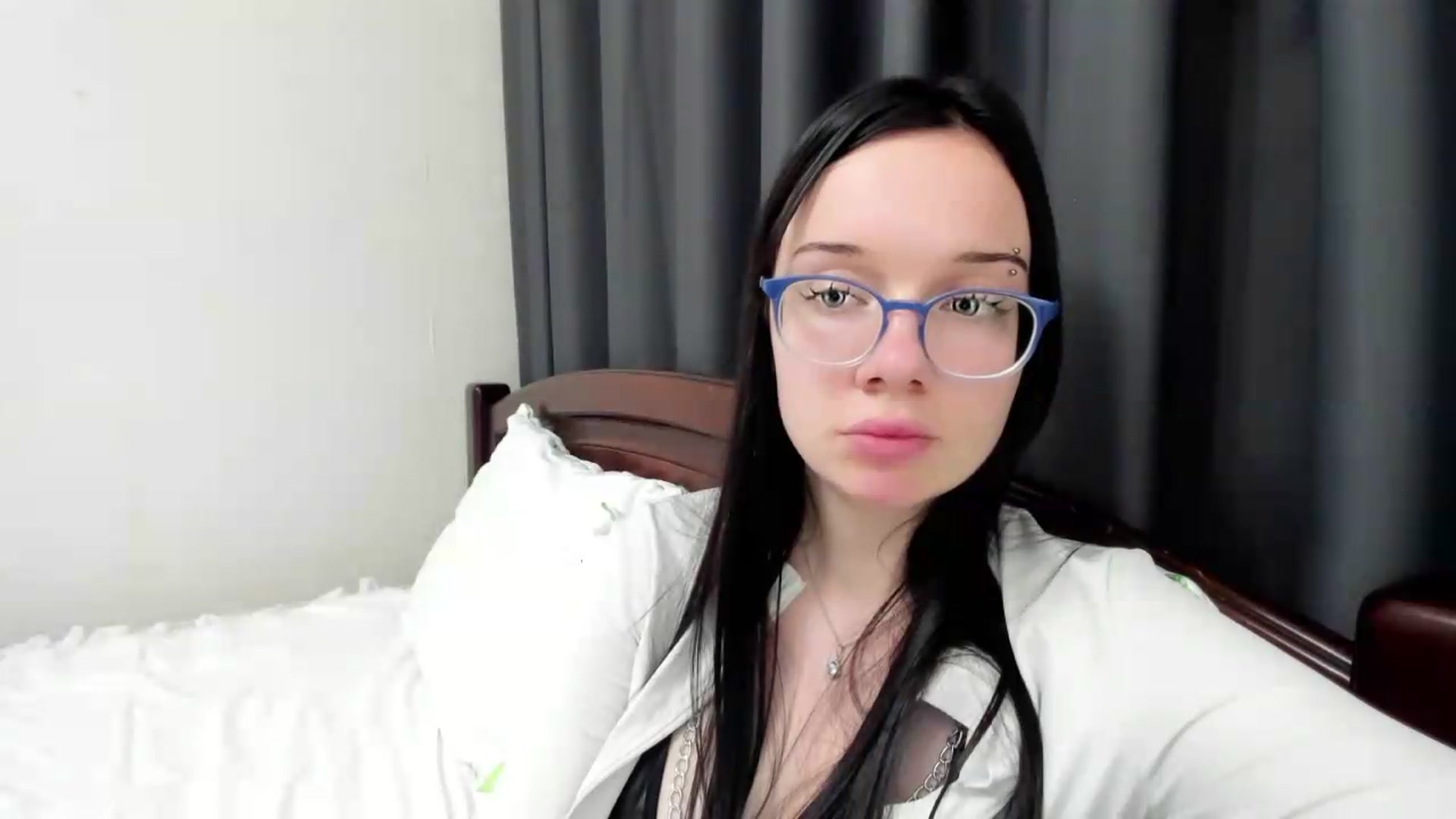 Gallery image thumbnail from Baby_Melania's myfreecams stream on, 08/11/2026, 19:09 image 16 of 20