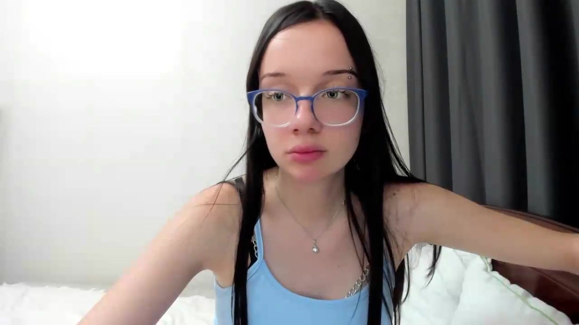 Gallery image thumbnail from Baby_Melania's myfreecams stream on, 08/11/2026, 22:17 image 17 of 20