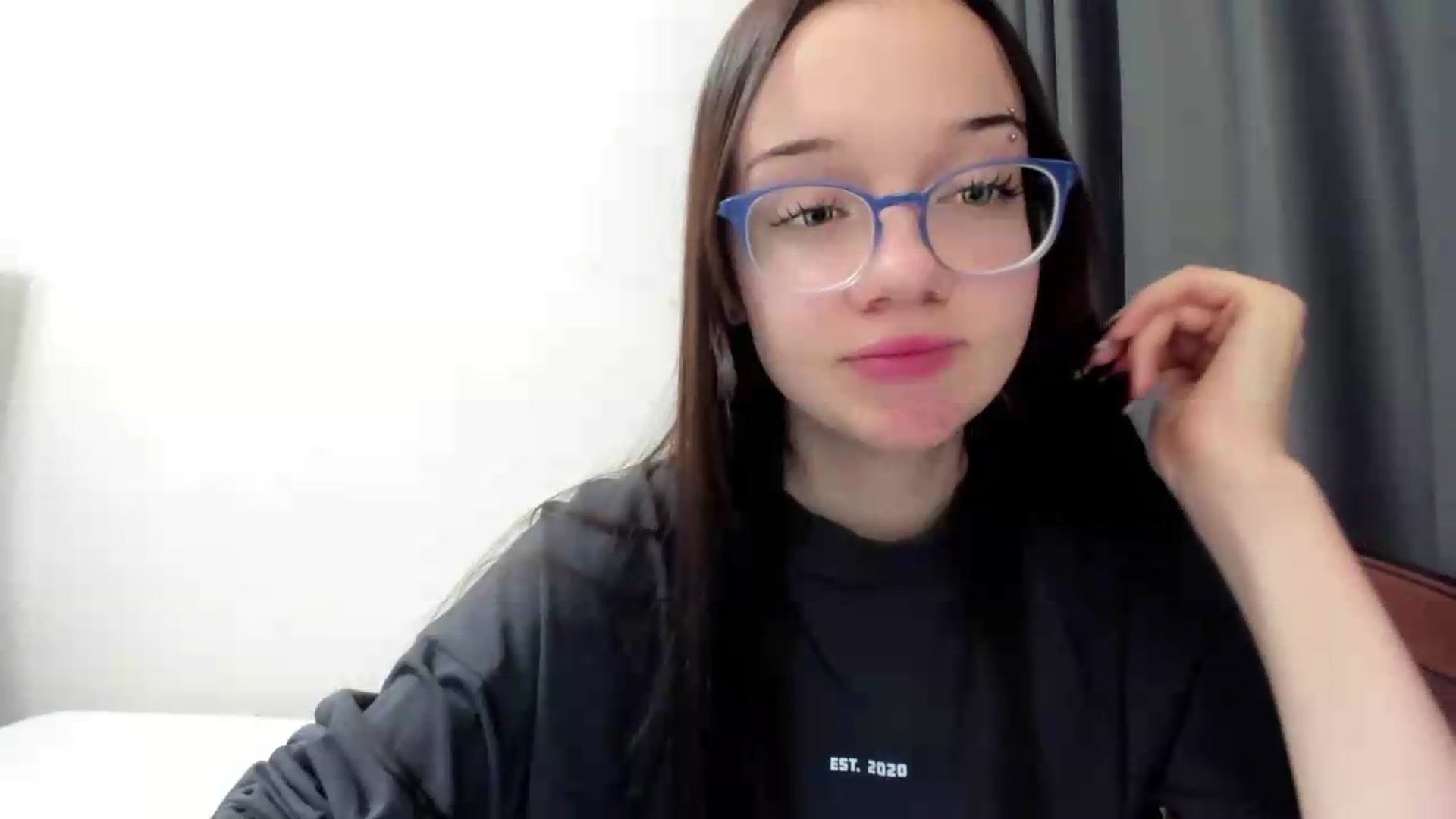 Gallery image thumbnail from Baby_Melania's myfreecams stream on, 09/26/2026, 24:13 image 5 of 20