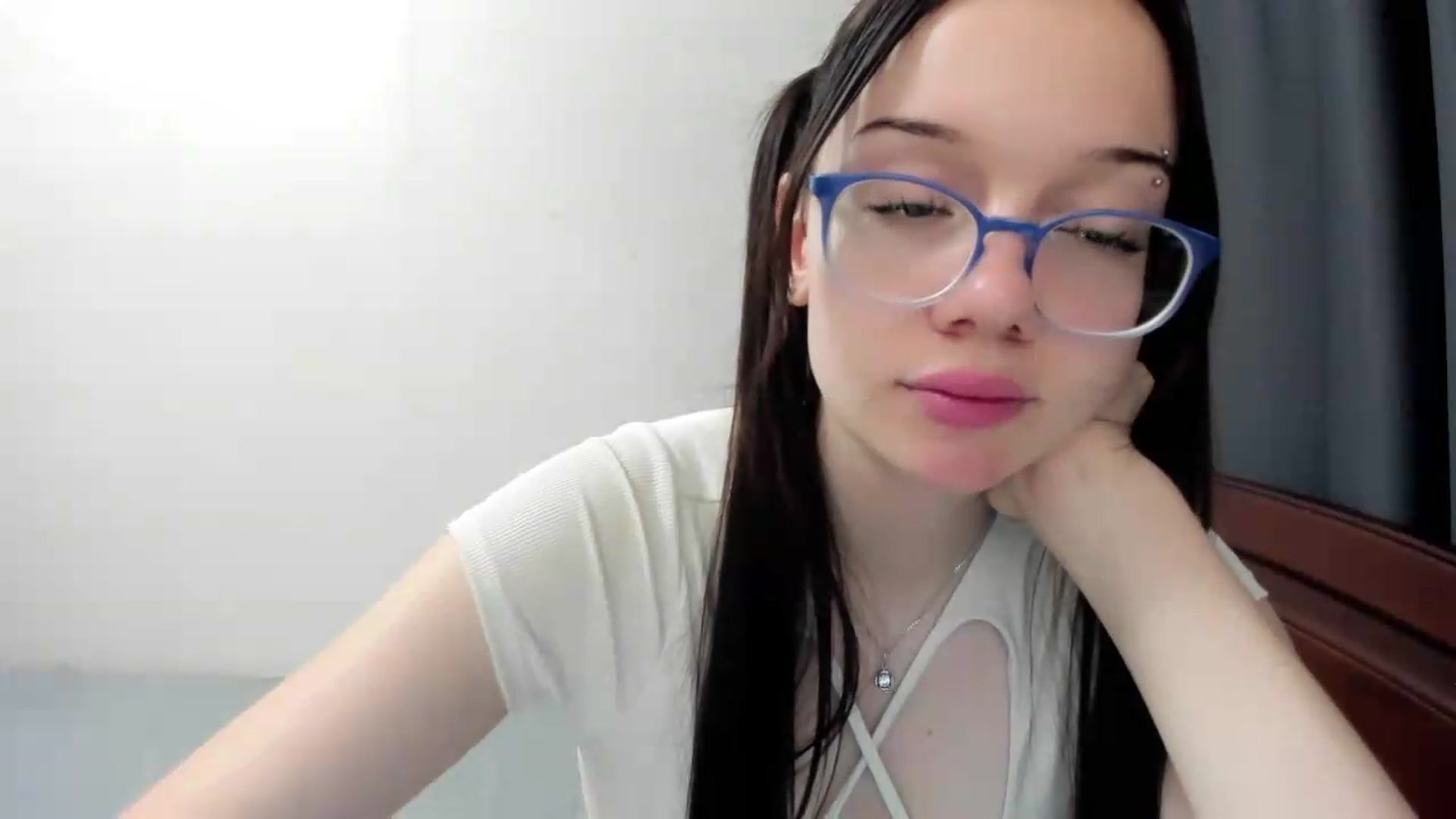 Gallery image thumbnail from Baby_Melania's myfreecams stream on, 09/27/2026, 24:20 image 17 of 20