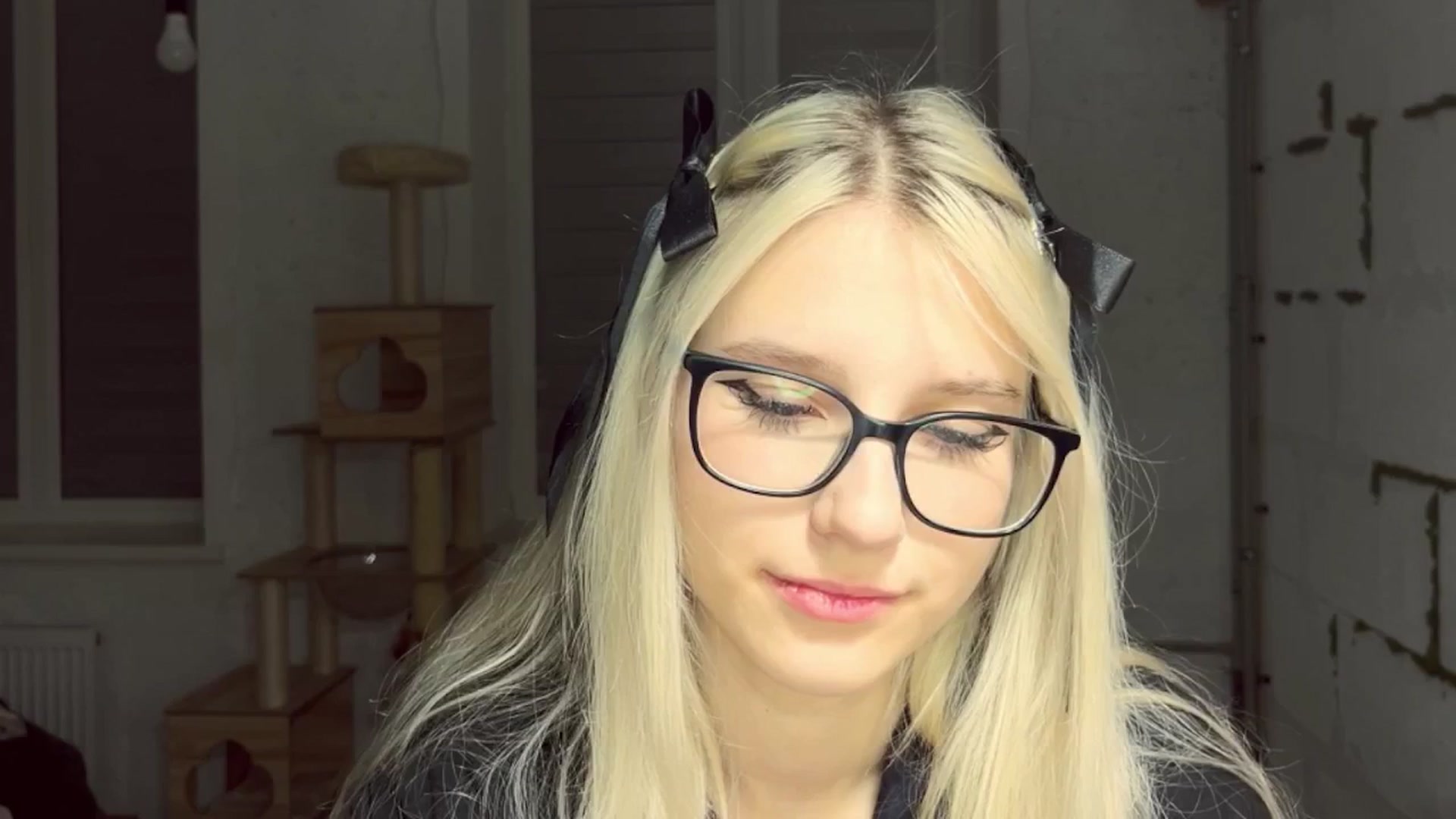 Gallery image thumbnail from Baby_Polly's myfreecams stream on, 03/19/2026, 24:35 image 6 of 20