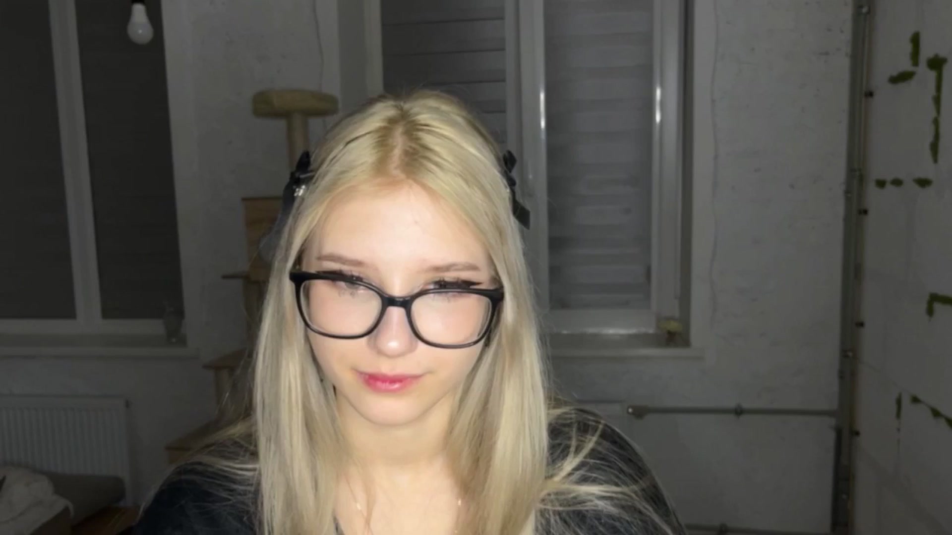 Gallery image thumbnail from Baby_Polly's myfreecams stream on, 03/27/2026, 22:57 image 17 of 20