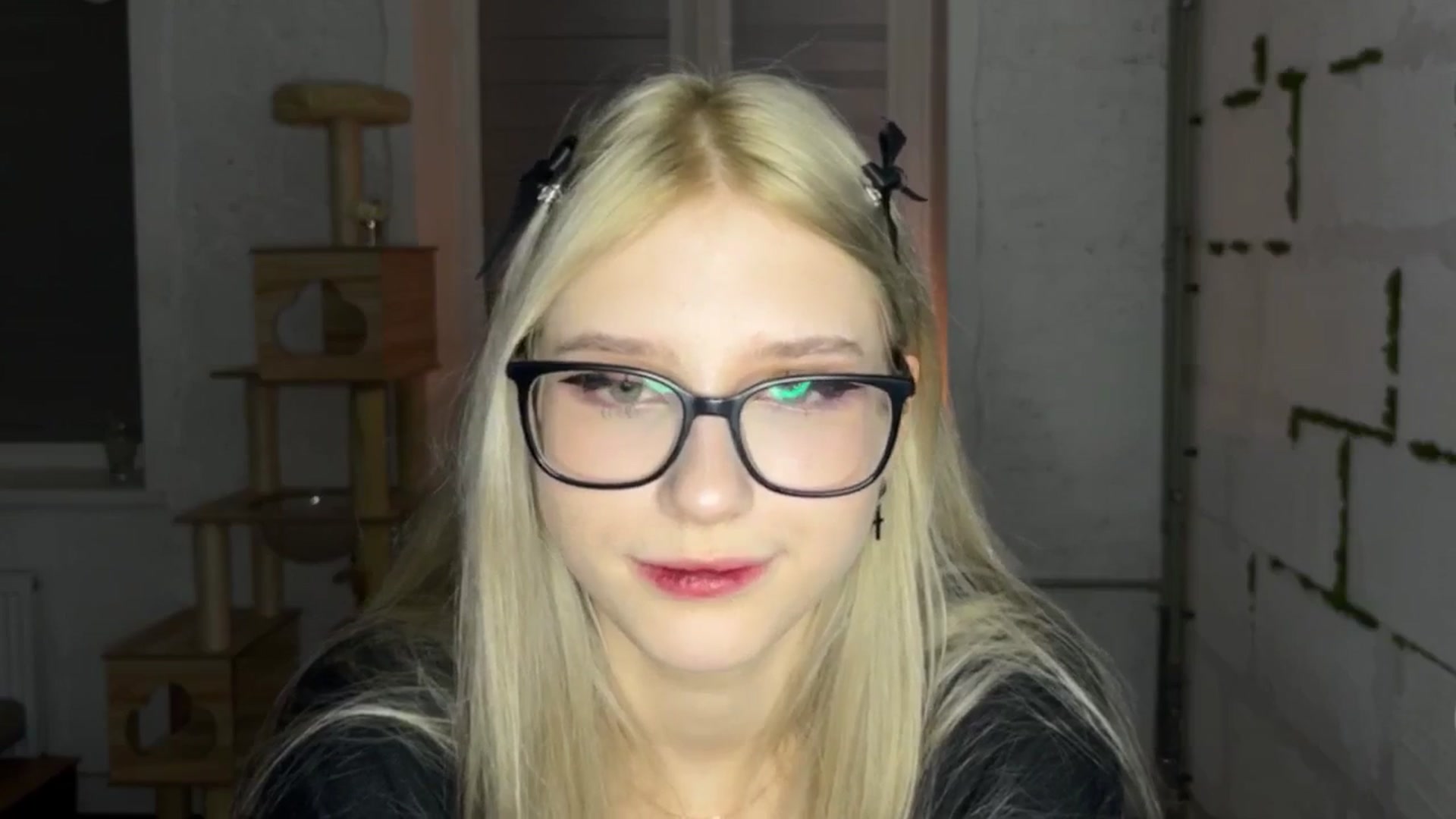 Gallery image thumbnail from Baby_Polly's myfreecams stream on, 03/28/2026, 22:11 image 17 of 20