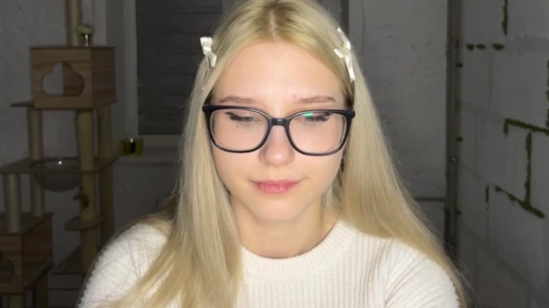 Gallery image thumbnail from Baby_Polly's myfreecams stream on, 03/31/2026, 24:01 image 13 of 20