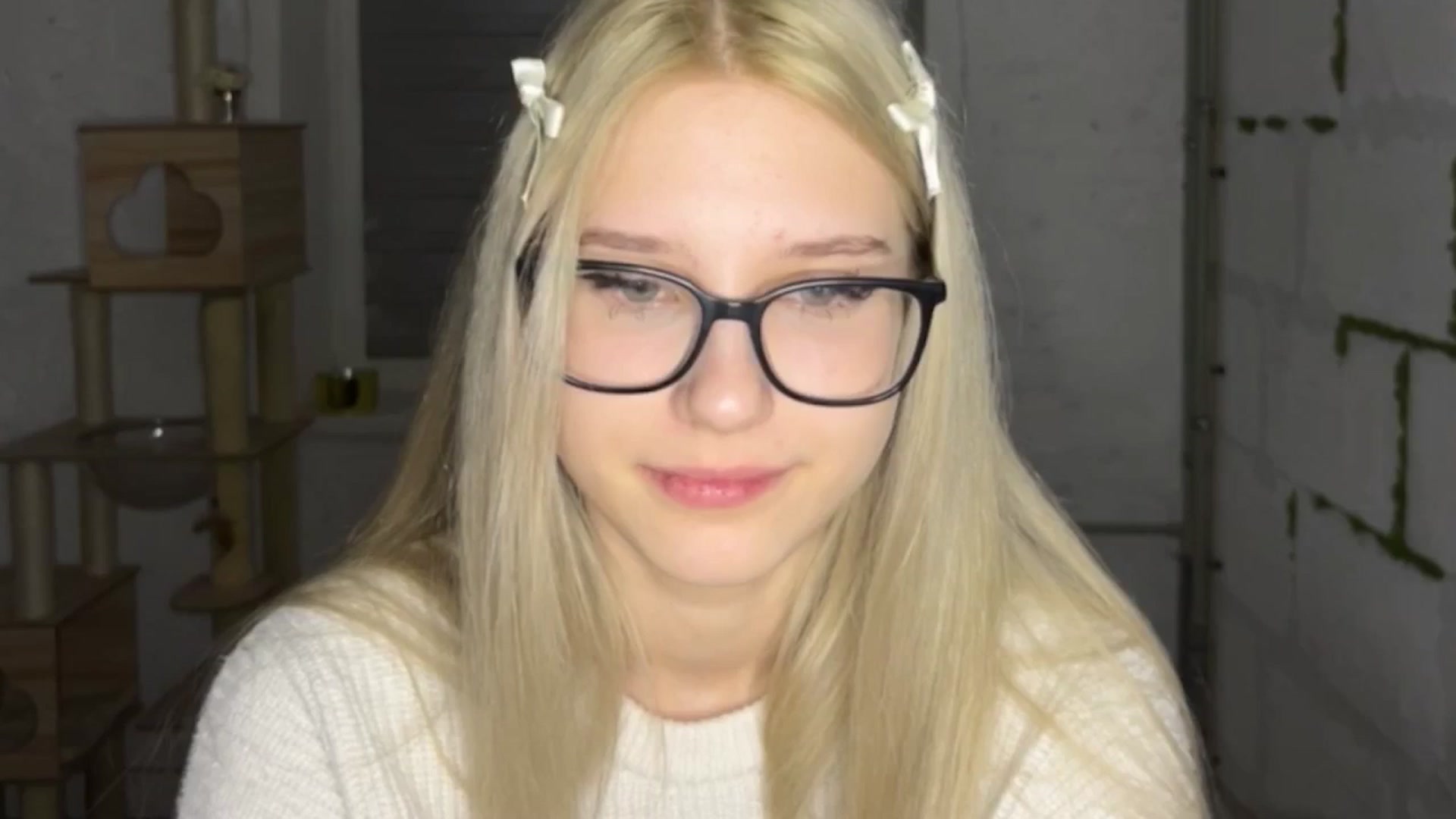 Gallery image thumbnail from Baby_Polly's myfreecams stream on, 03/31/2026, 24:01 image 1 of 20