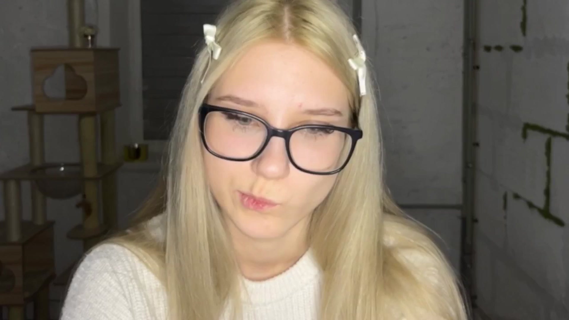 Gallery image thumbnail from Baby_Polly's myfreecams stream on, 03/31/2026, 24:01 image 19 of 20