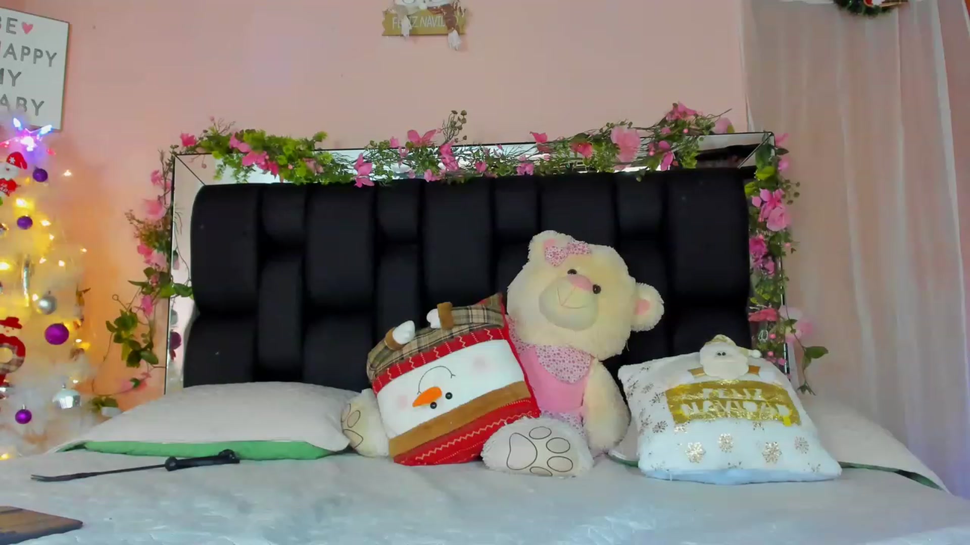 Gallery image thumbnail from Baby_Sweet01's myfreecams stream on, 12/01/2022, 20:03 image 18 of 20