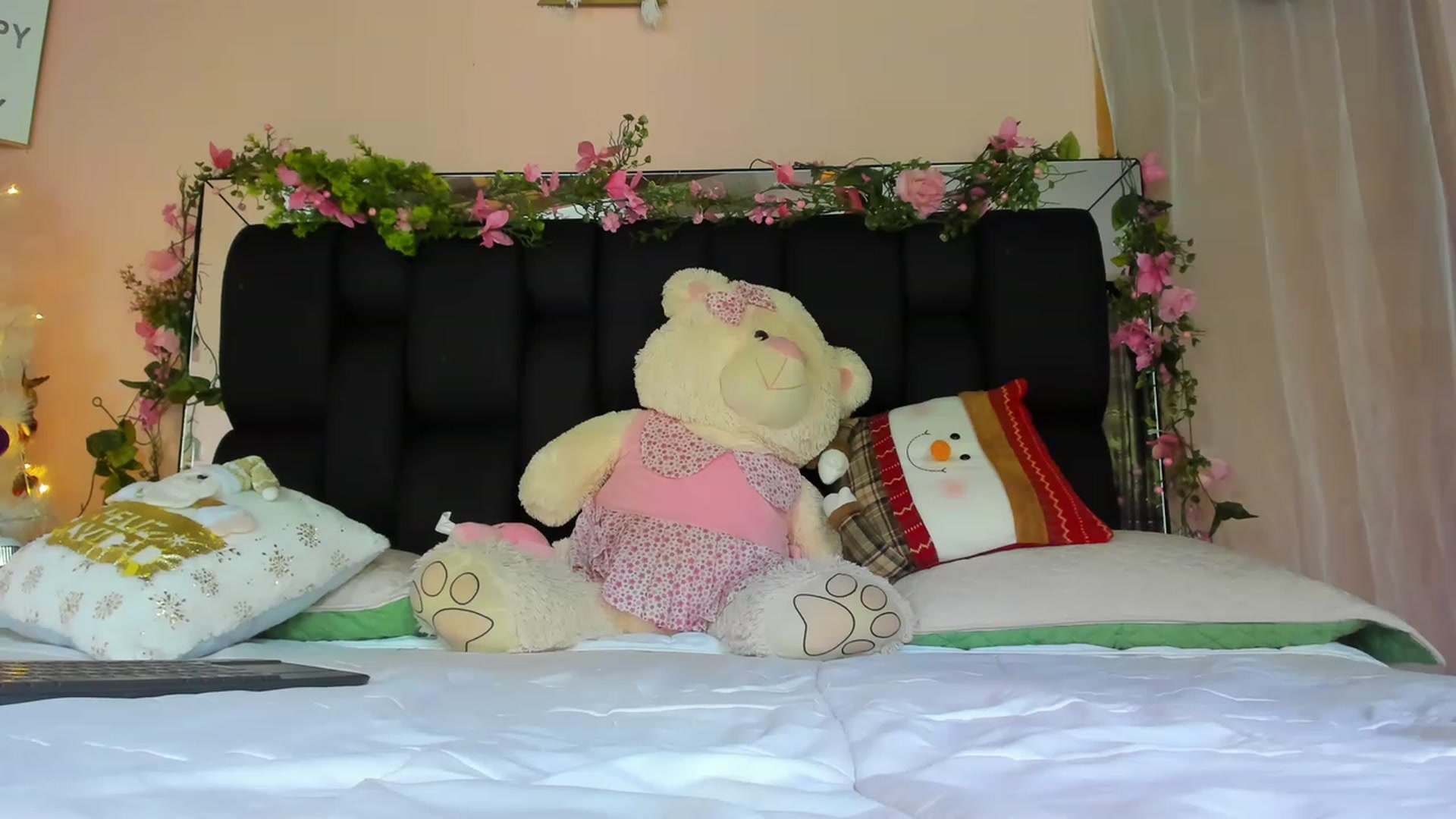 Gallery image thumbnail from Baby_Sweet01's myfreecams stream on, 12/03/2022, 19:09 image 20 of 20