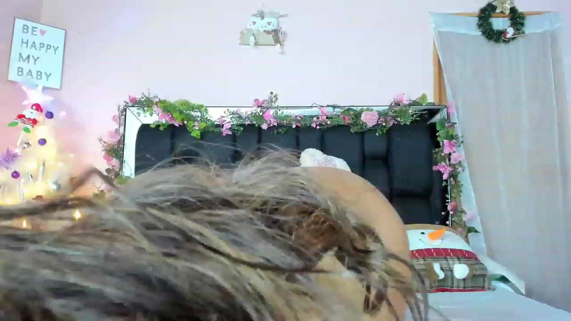 Gallery image thumbnail from Baby_Sweet01's myfreecams stream on, 12/03/2022, 23:07 image 19 of 20