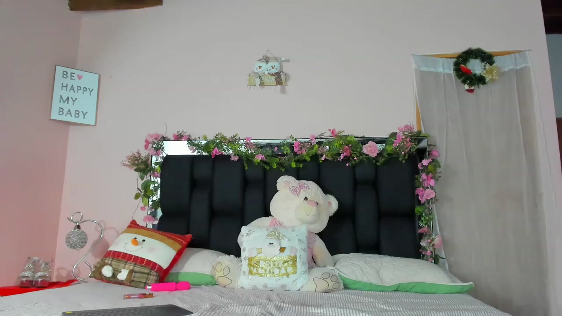 Gallery image thumbnail from Baby_Sweet01's myfreecams stream on, 12/15/2022, 22:51 image 5 of 20