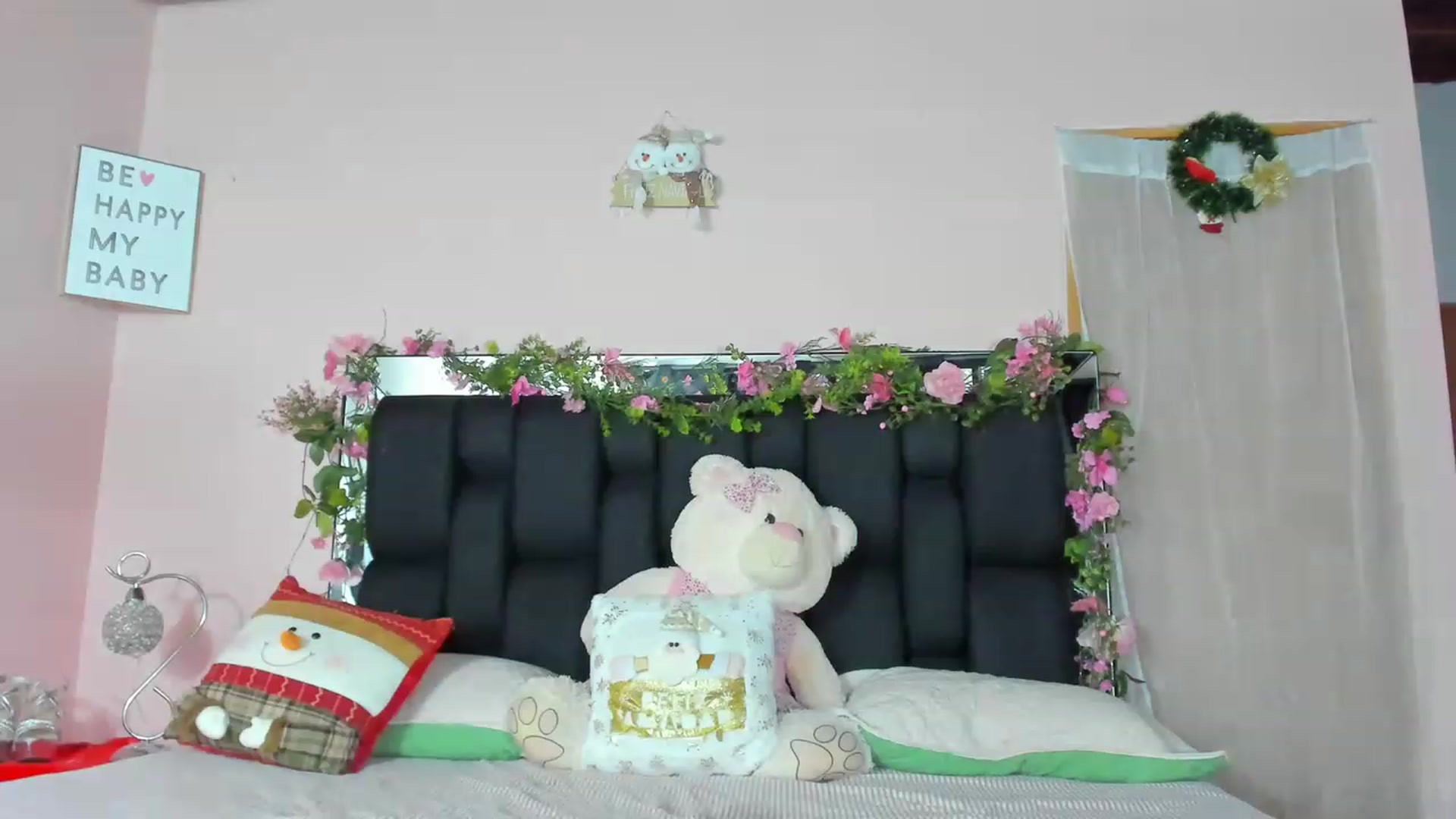 Gallery image thumbnail from Baby_Sweet01's myfreecams stream on, 12/15/2022, 22:51 image 8 of 20