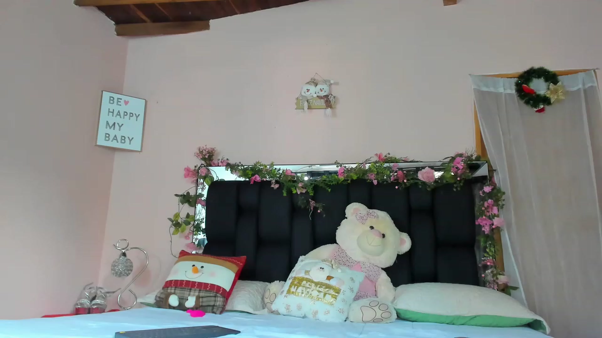 Gallery image thumbnail from Baby_Sweet01's myfreecams stream on, 12/20/2022, 20:00 image 17 of 20