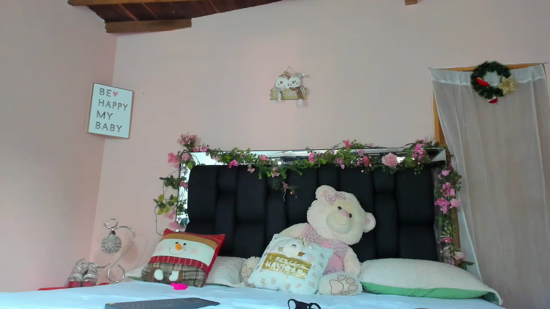 Gallery image thumbnail from Baby_Sweet01's myfreecams stream on, 12/20/2022, 20:00 image 16 of 20