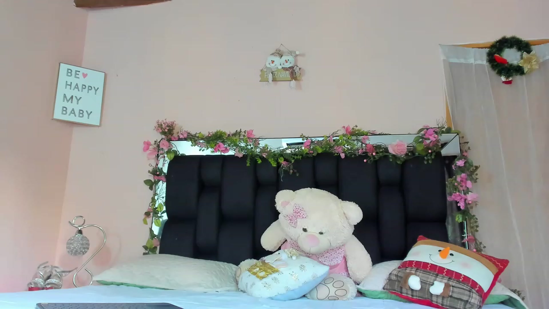 Gallery image thumbnail from Baby_Sweet01's myfreecams stream on, 12/21/2022, 20:01 image 19 of 20