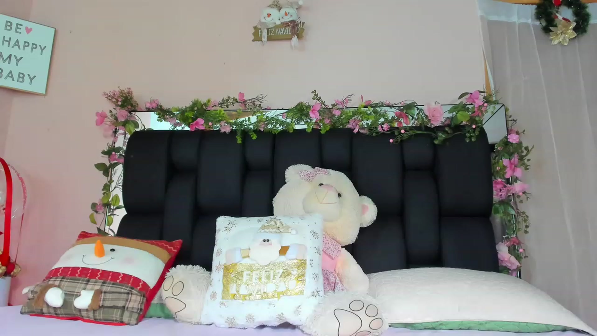 Gallery image thumbnail from Baby_Sweet01's myfreecams stream on, 12/24/2022, 21:52 image 2 of 20