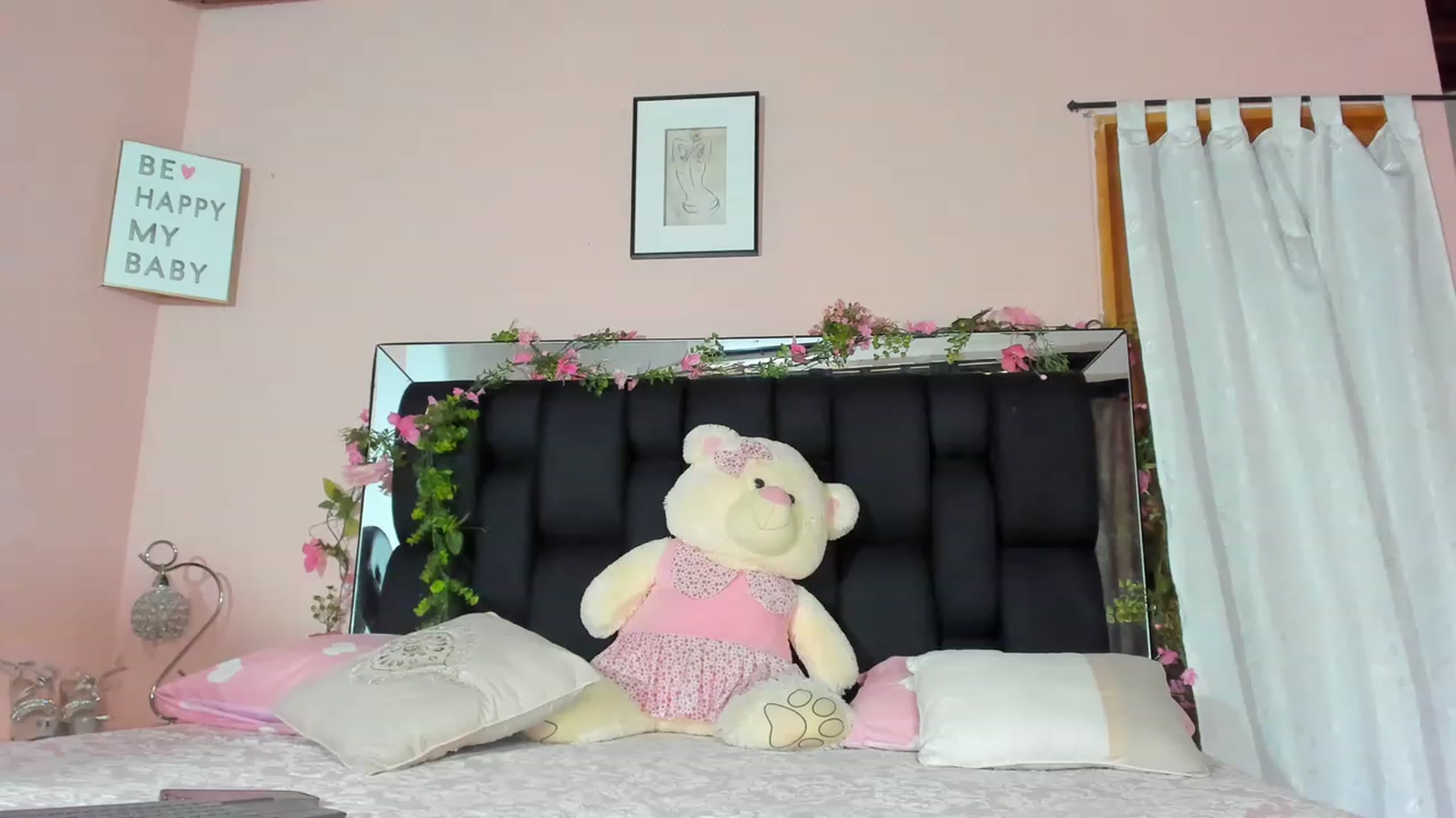 Gallery image thumbnail from Baby_Sweet01's myfreecams stream on, 03/03/2023, 19:08 image 9 of 20