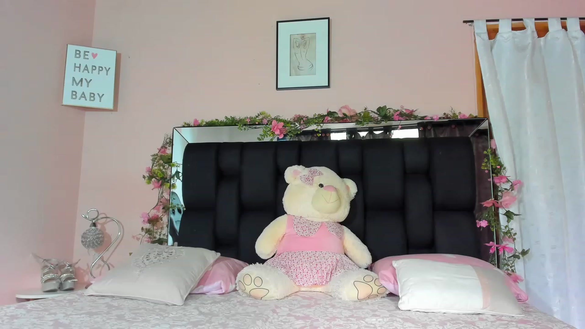 Gallery image thumbnail from Baby_Sweet01's myfreecams stream on, 03/18/2023, 19:38 image 1 of 20