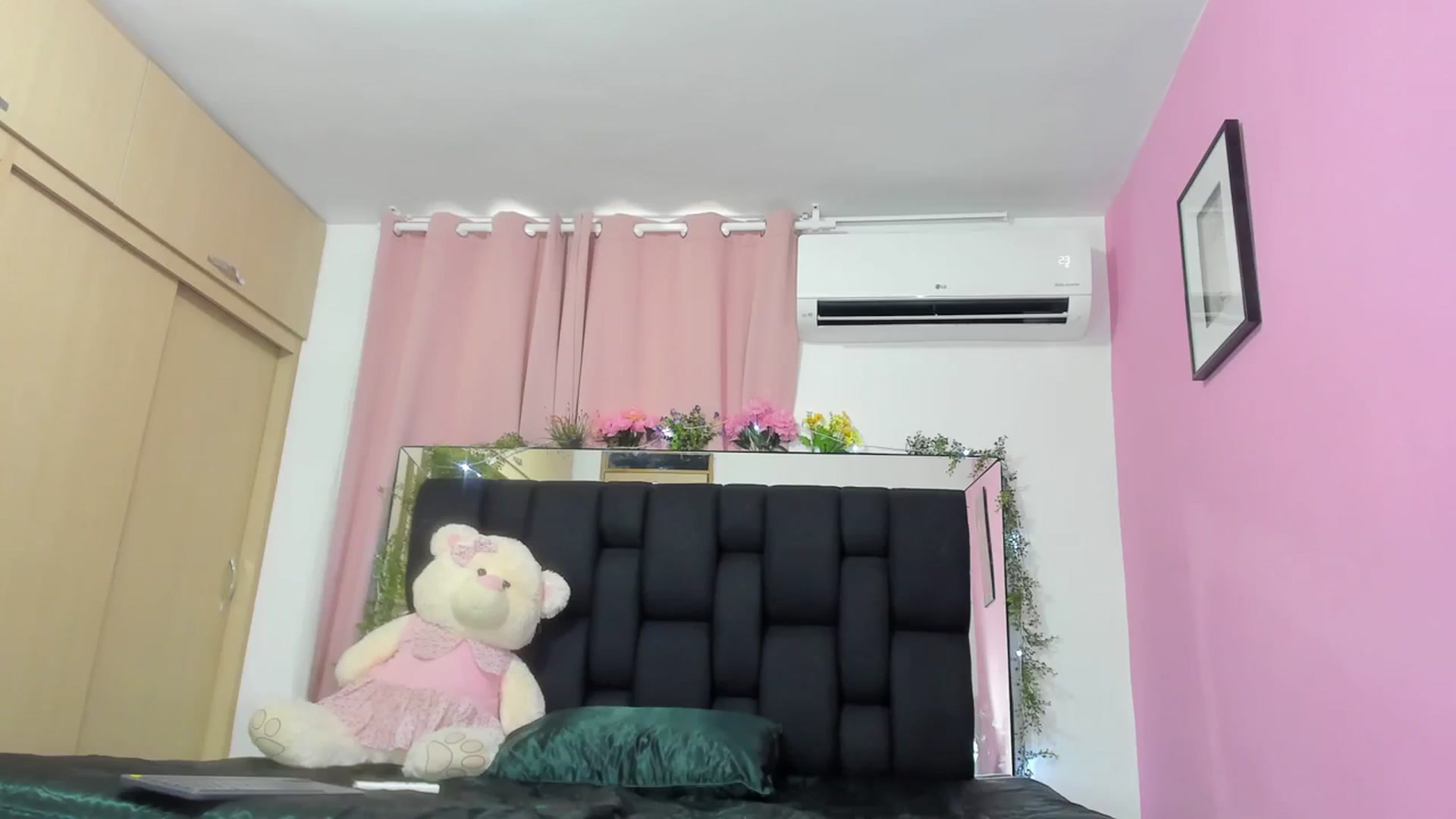 Gallery image thumbnail from Baby_Sweet01's myfreecams stream on, 02/03/2024, 20:48 image 14 of 20