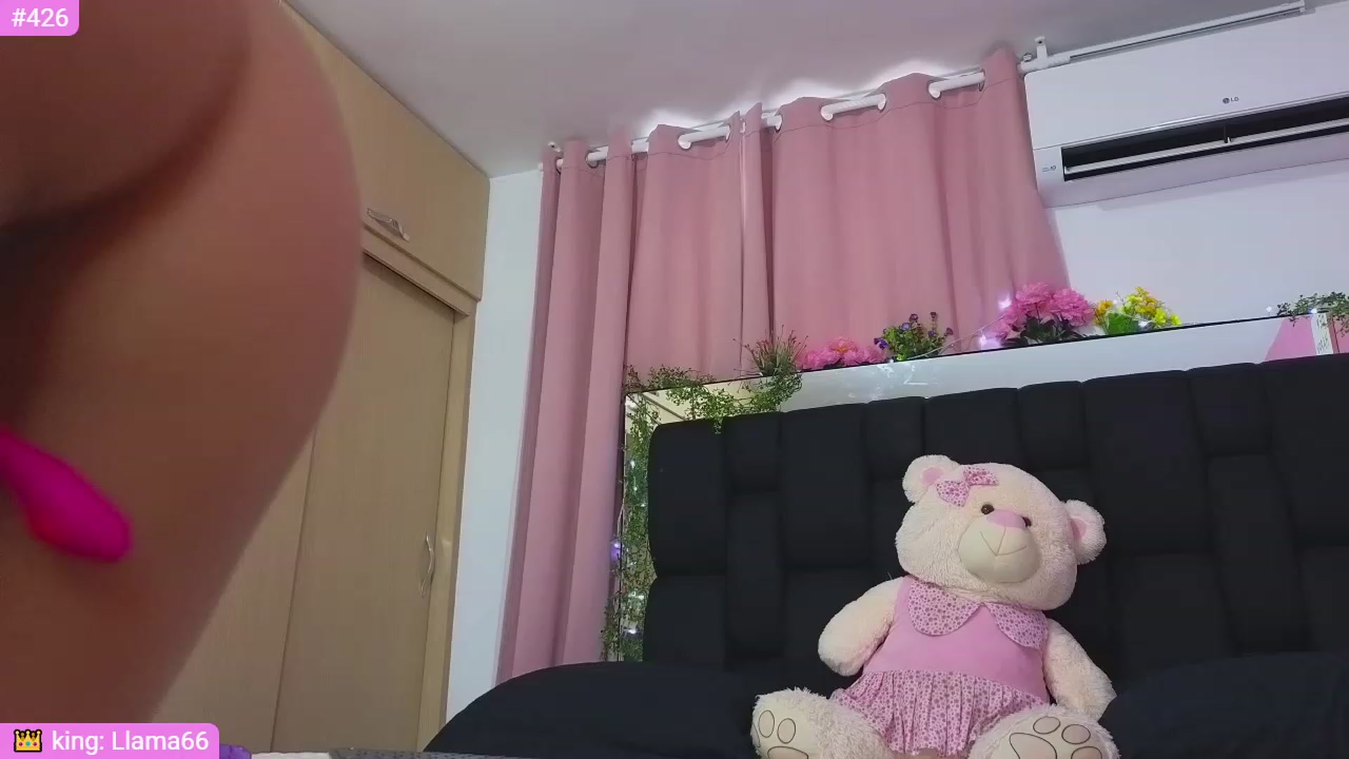 Gallery image thumbnail from Baby_Sweet01's myfreecams stream on, 03/12/2024, 22:35 image 15 of 20