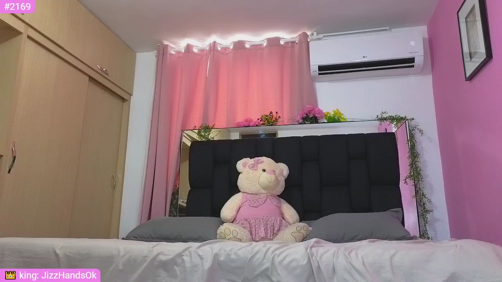 Gallery image thumbnail from Baby_Sweet01's myfreecams stream on, 04/18/2024, 19:33 image 16 of 20