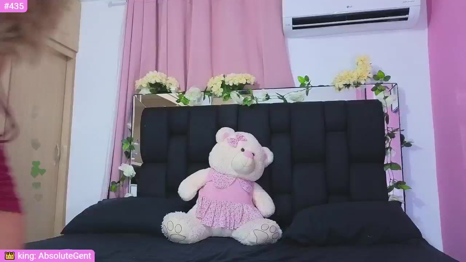 Gallery image thumbnail from Baby_Sweet01's myfreecams stream on, 07/27/2024, 21:18 image 15 of 20