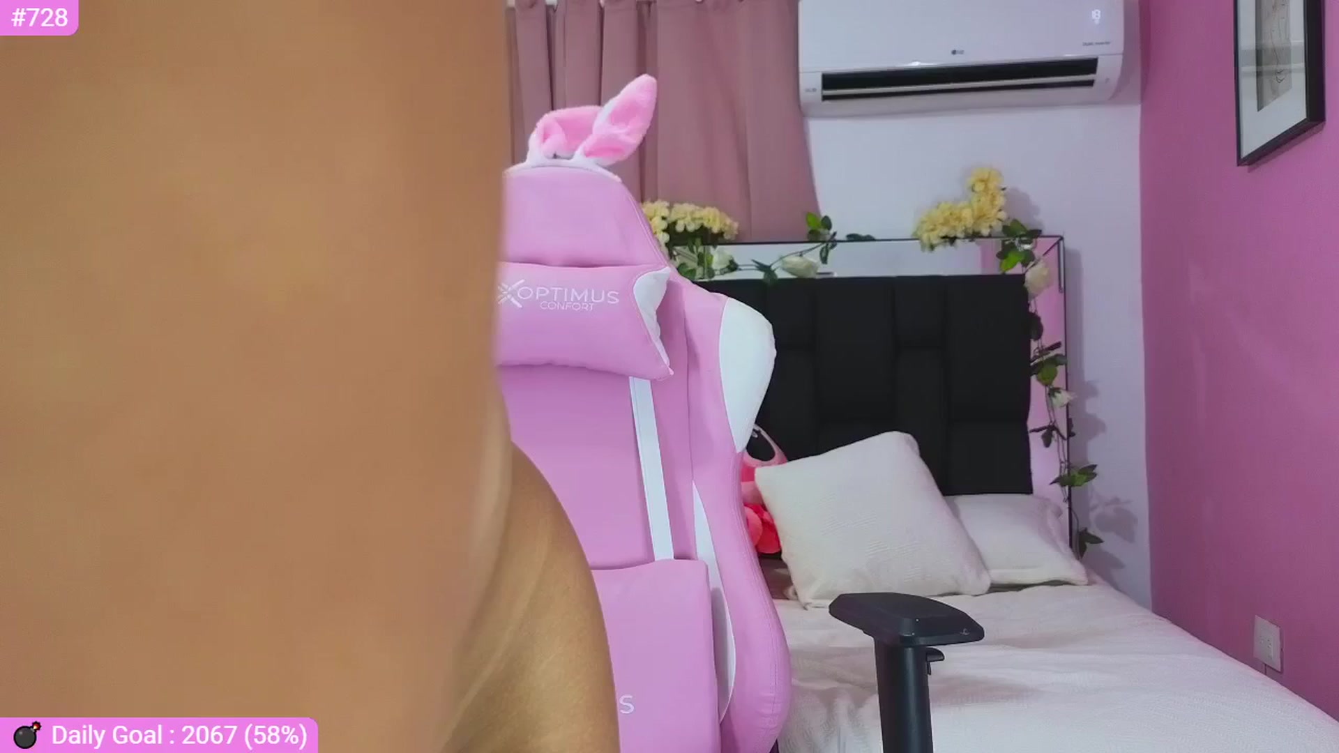 Gallery image thumbnail from Baby_Sweet01's myfreecams stream on, 08/29/2024, 22:57 image 17 of 20