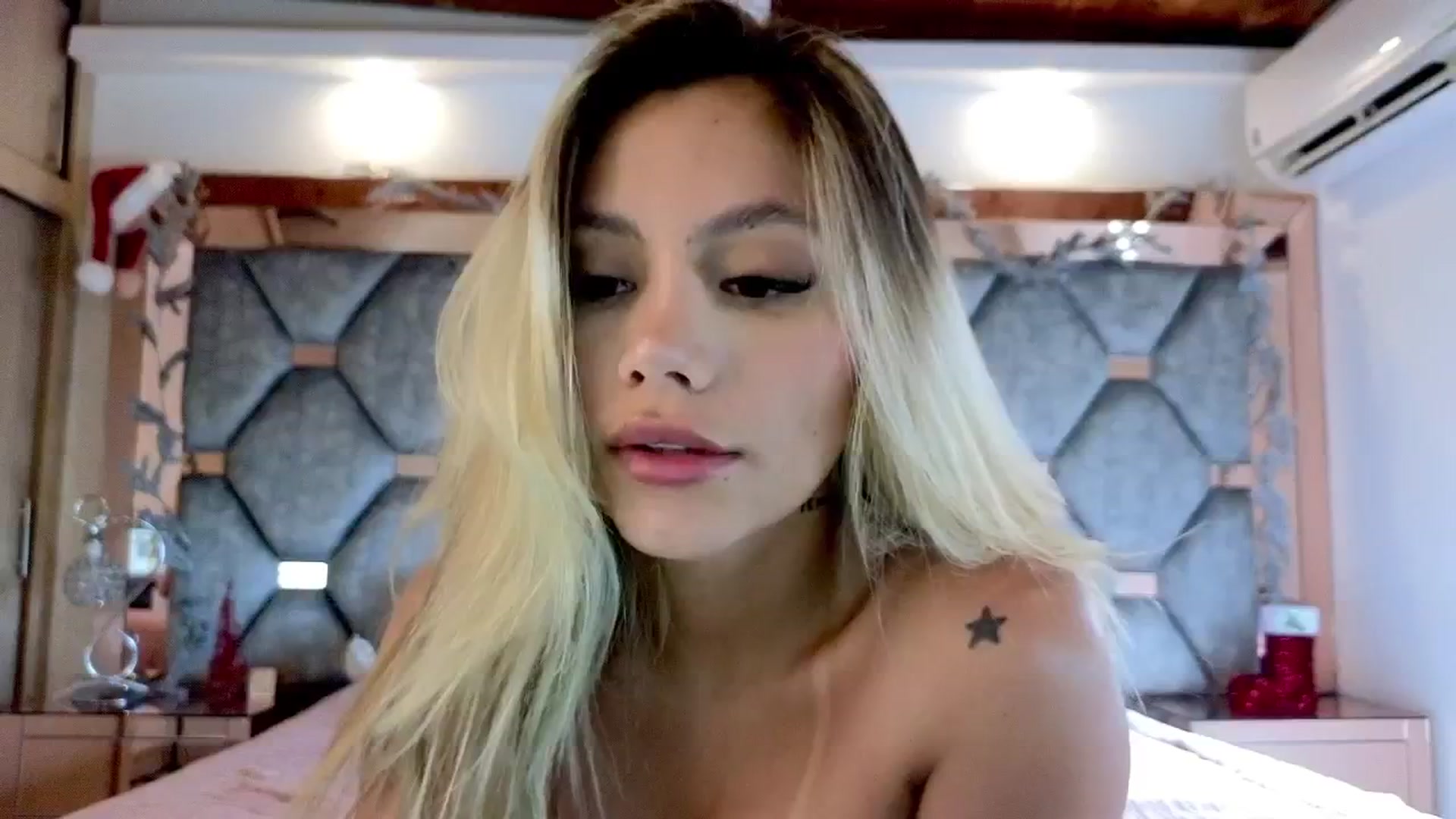 Gallery image thumbnail from Baby_Sweet01's myfreecams stream on, 12/03/2024, 22:34 image 3 of 20
